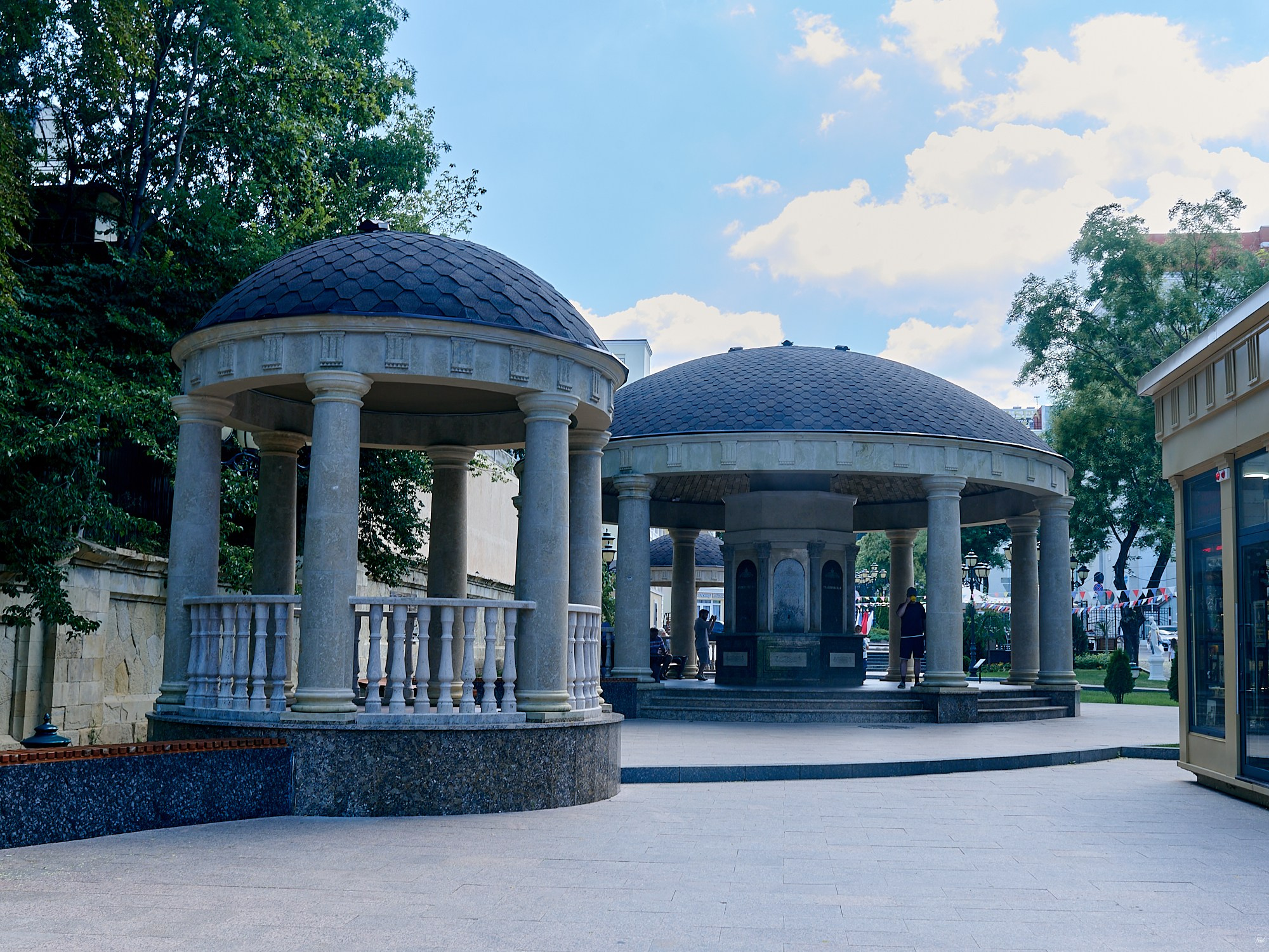 Кисловодск, Россия. Август 2024. Фотографии отовсюду и обо всем