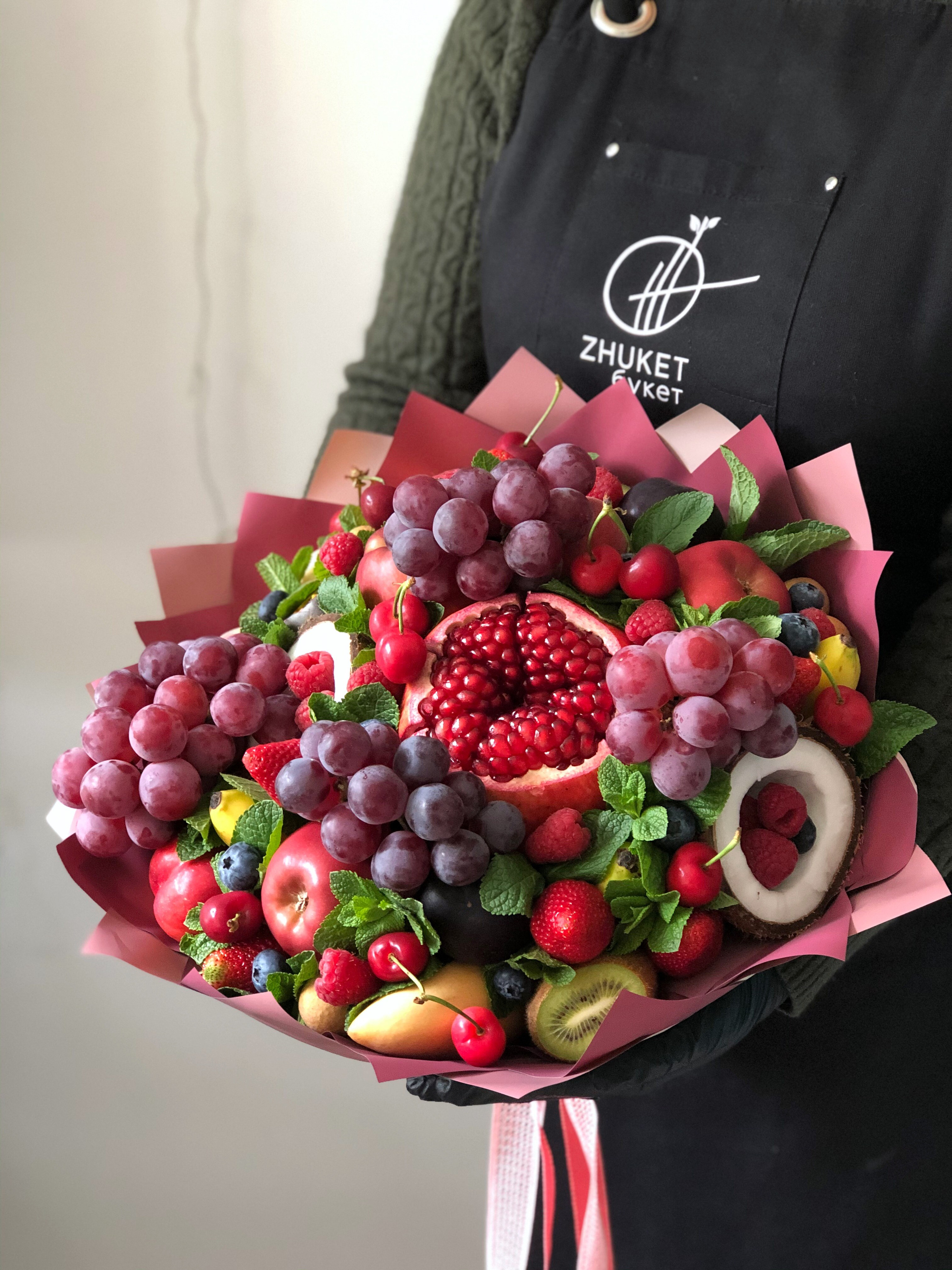 Фруктовые. Выездной кейтеринг, съедобные букеты, торты и сладости на заказ