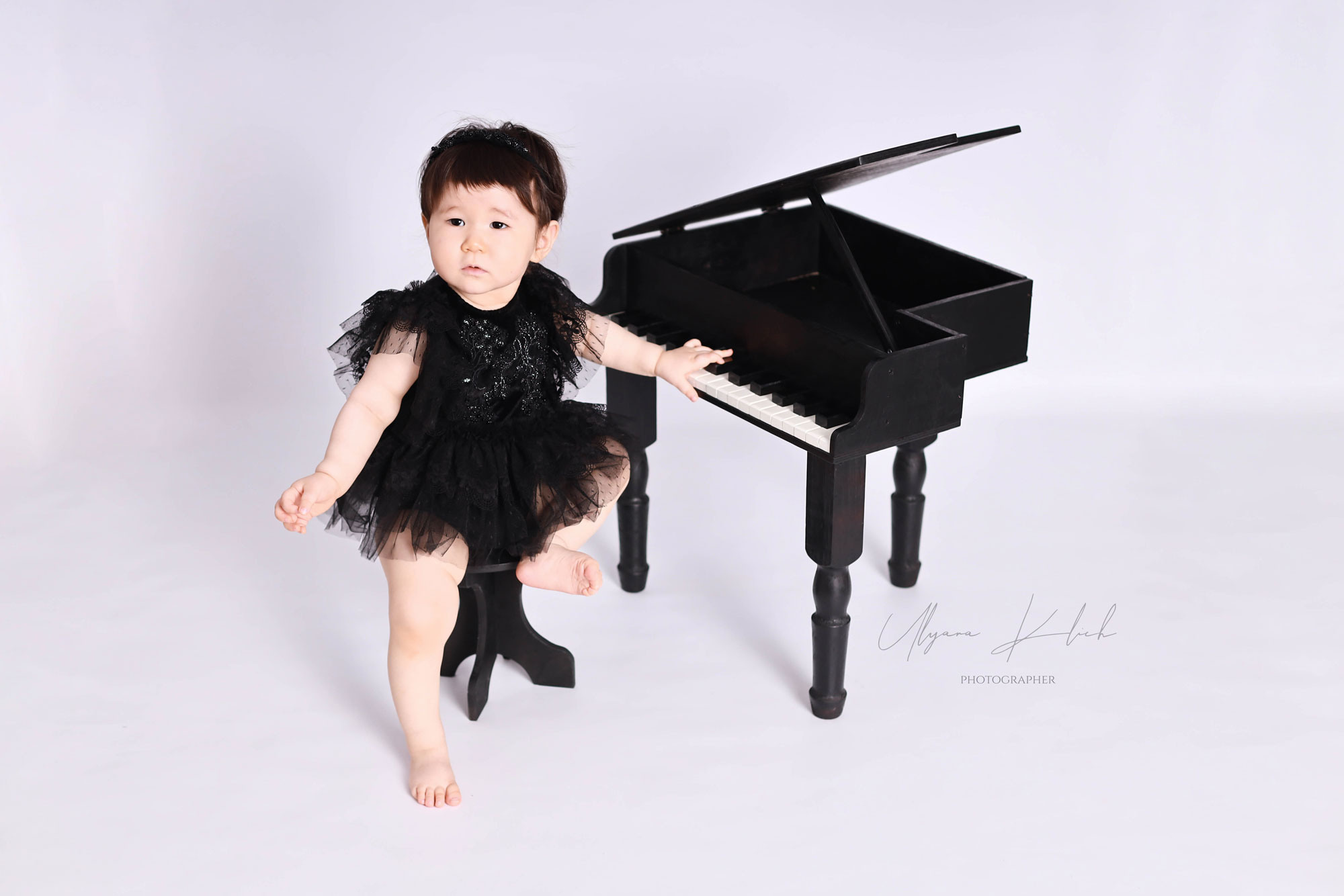 Девочки от 7 месяцев. Фотограф беременности, новорожденных и детей до года в Астане