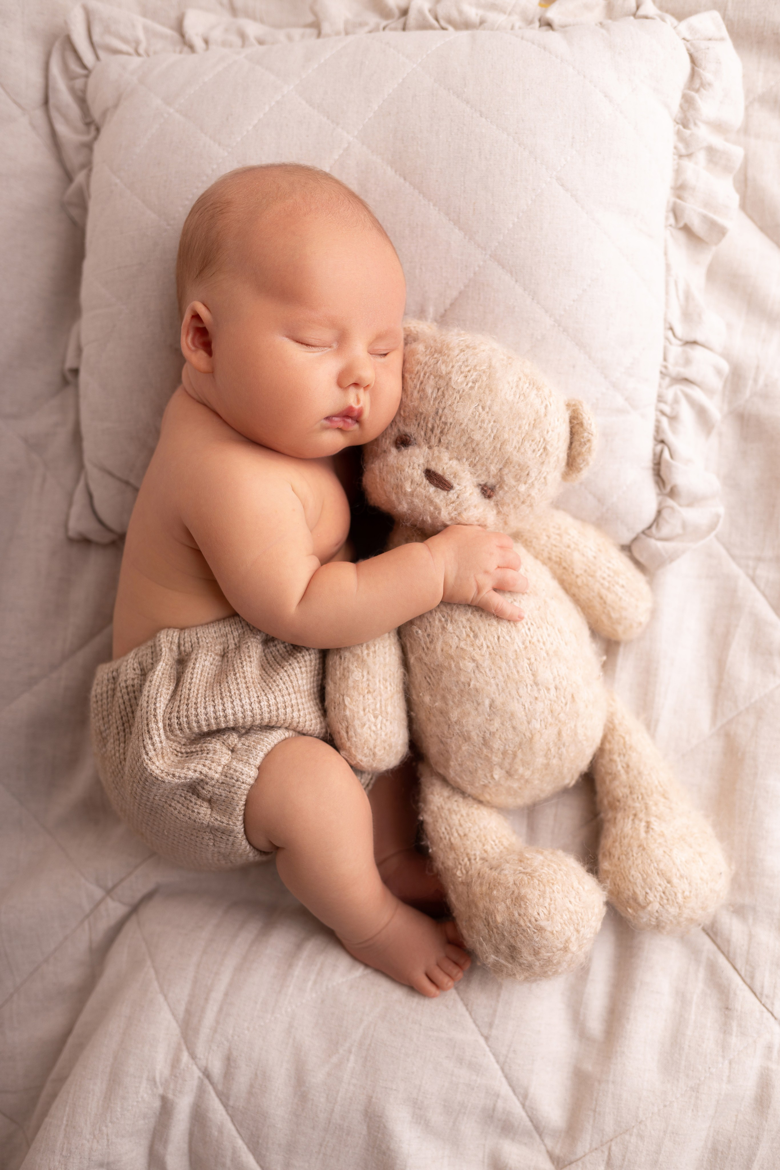 Newborn съемка в стиле Лайф. Фотограф новорожденных малышей в Омске и Омской области Эльвира Камаева