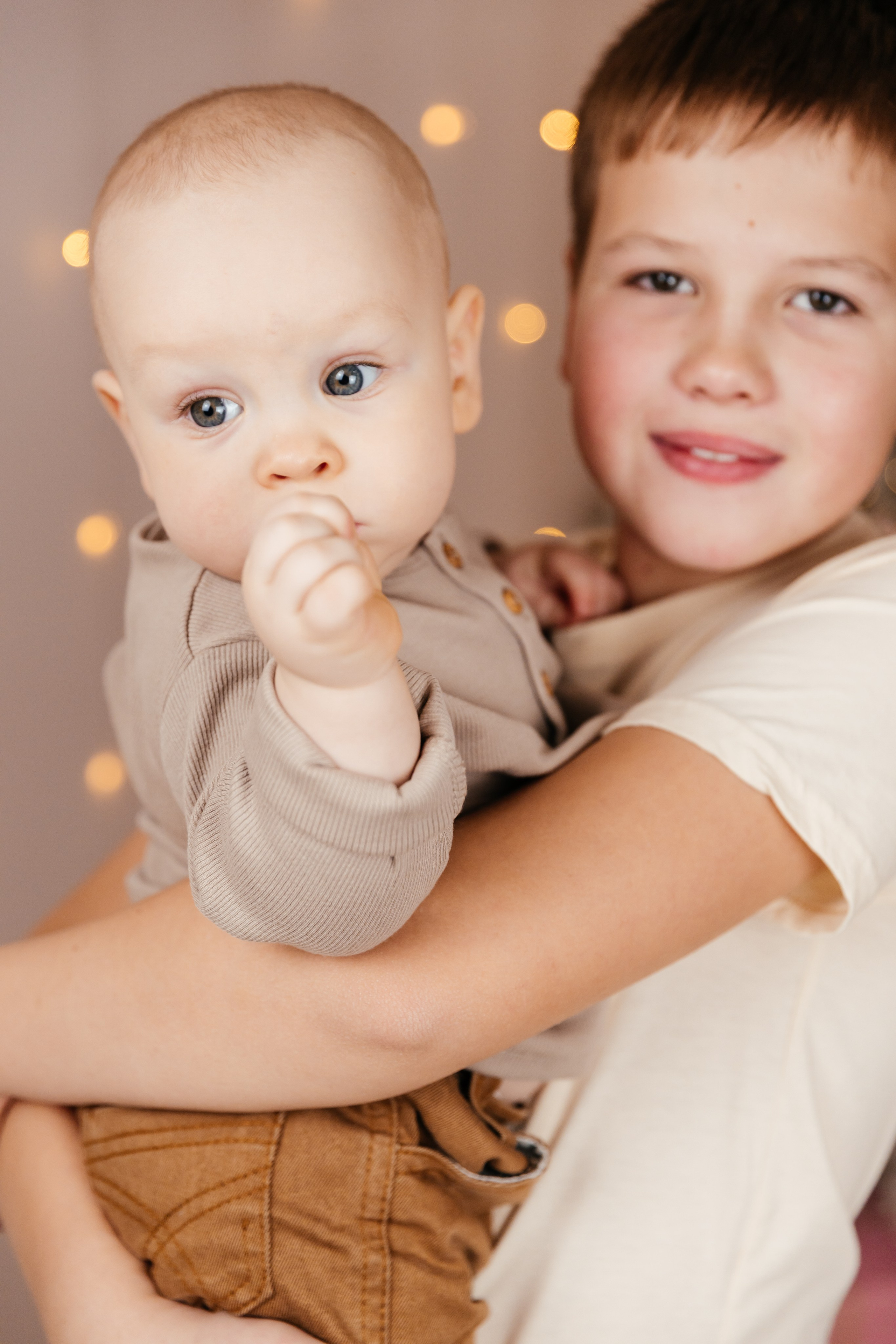 Семья Ивановых. Фотозона в Утане. Семейный фотограф в Чите Татьяна Фирсова