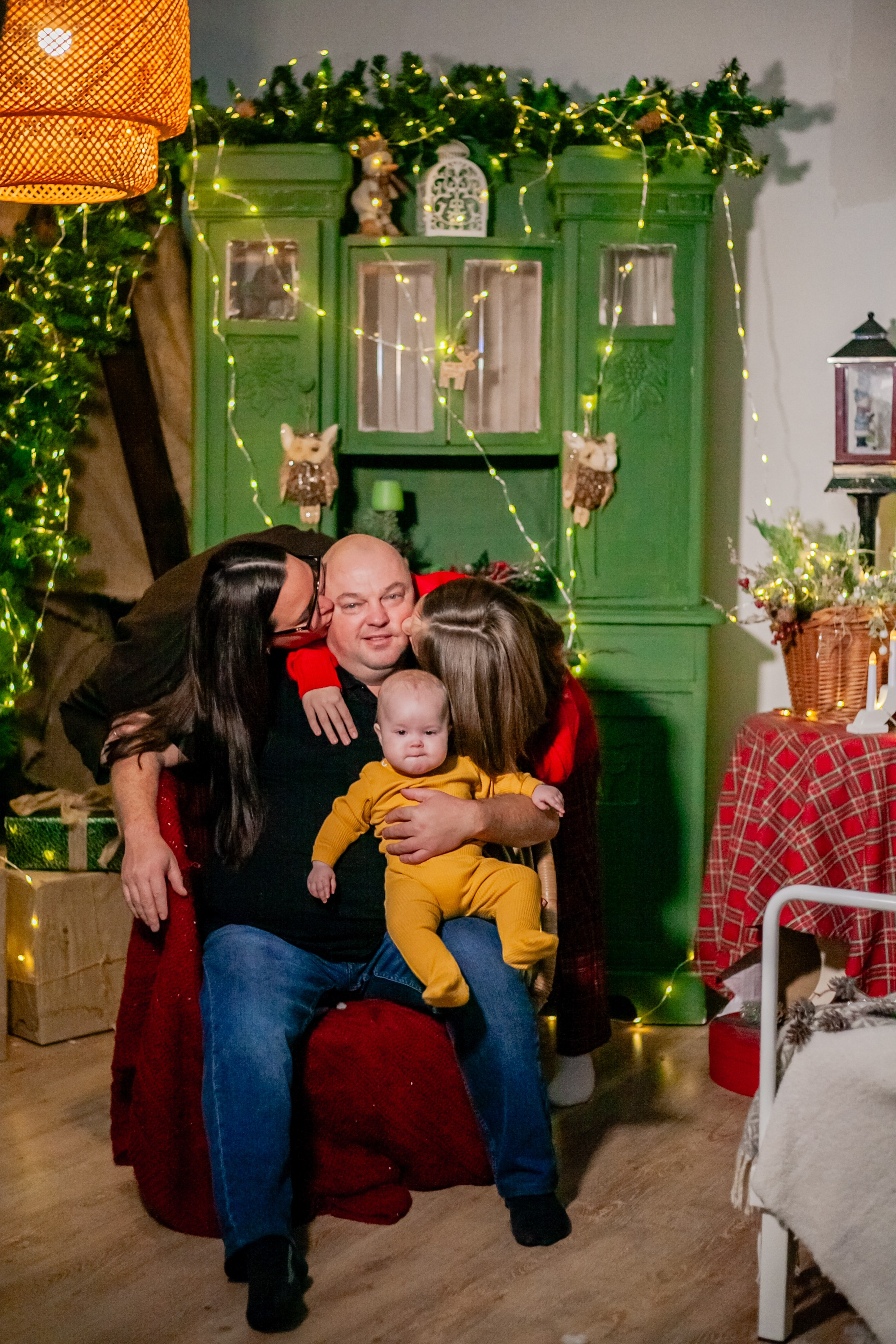 Ульяна и ее семья новый год 2024. Свадебный и семейный фотограф в Армавире