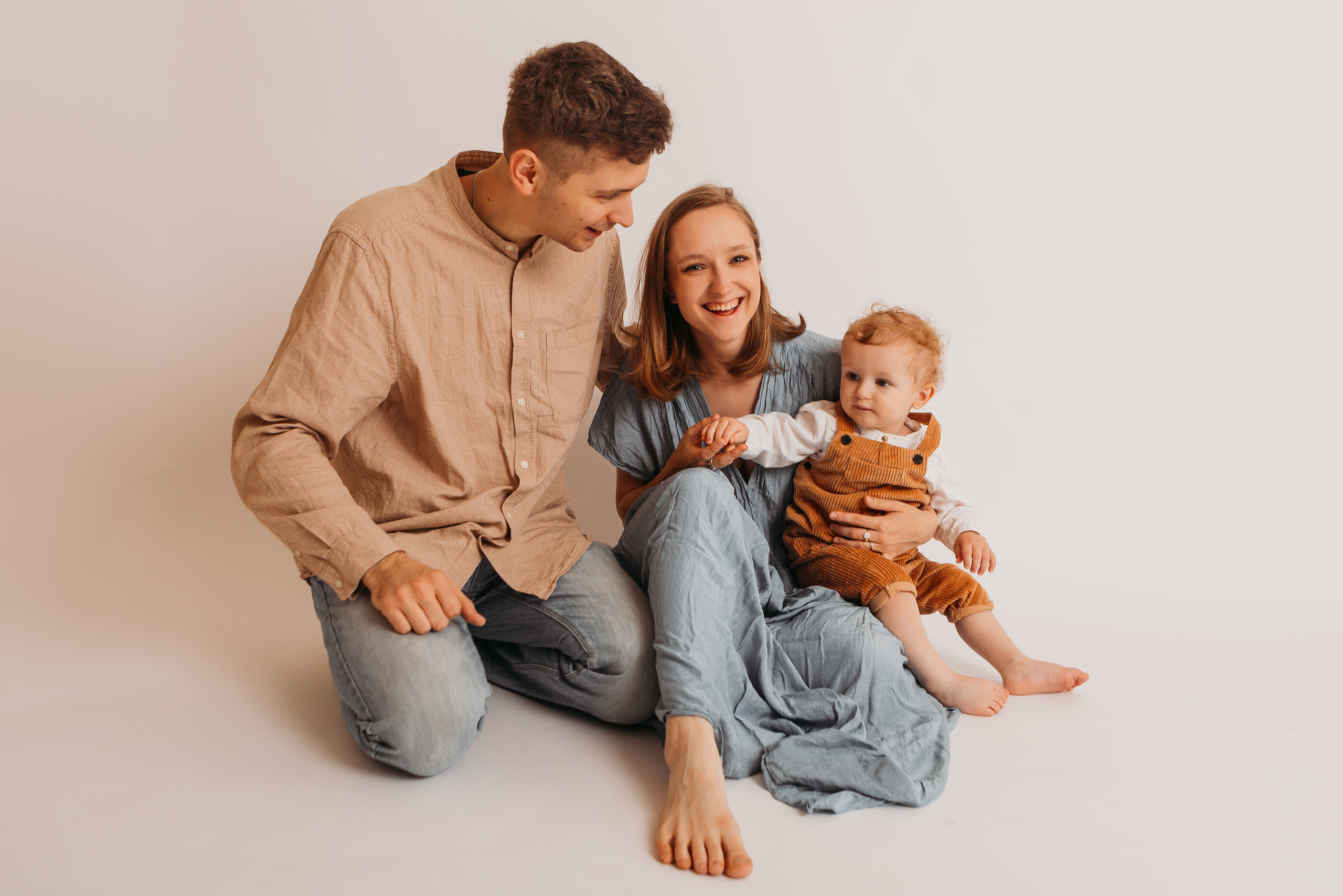 Семейная фотосессия в студии. Ирина Крохалева. Семейный фотограф в Екатеринбурге