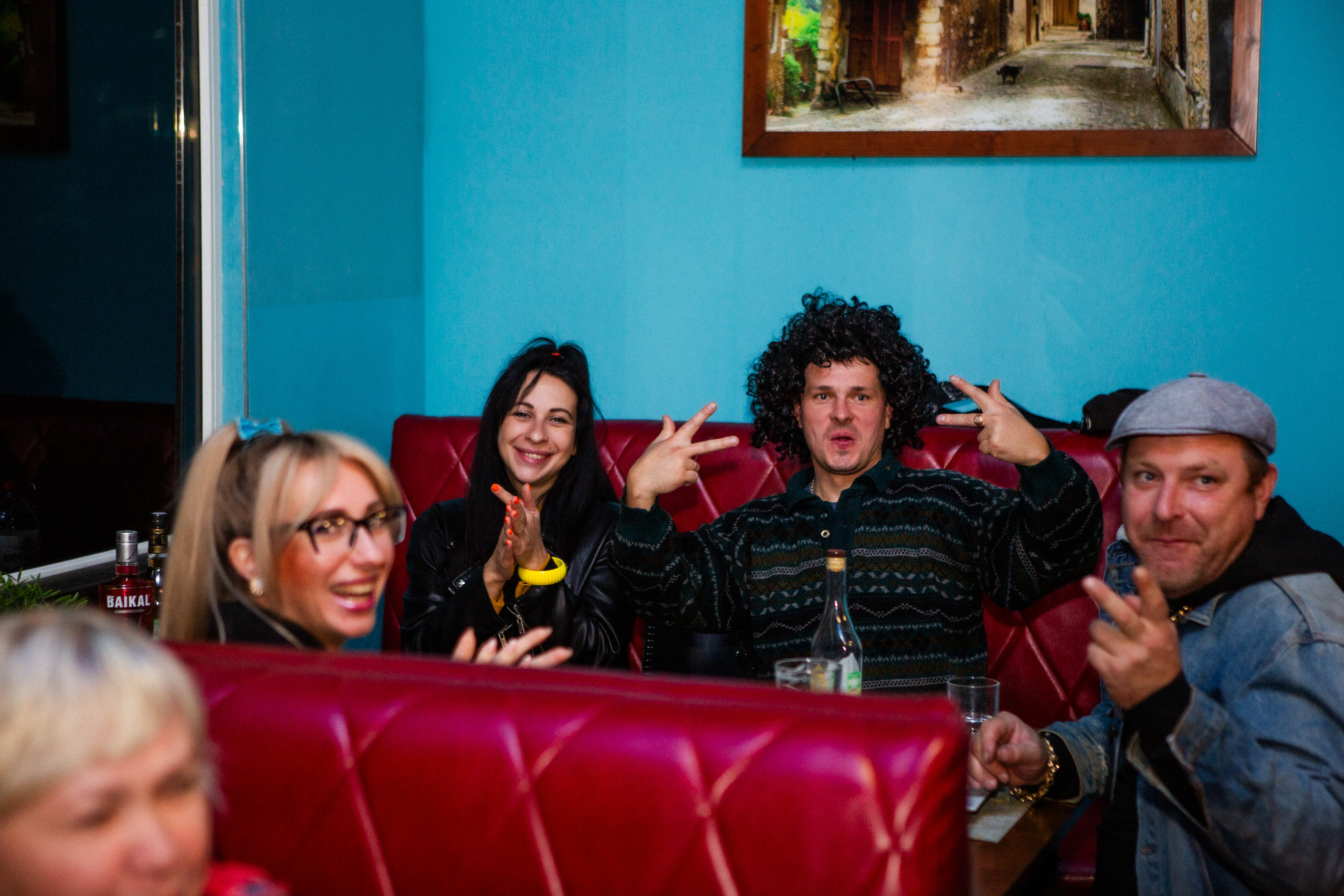 КВИЗ ВЕЧЕРИНКА в стиле 90-х. Профессиональный фотограф в Мценске и Орловской области