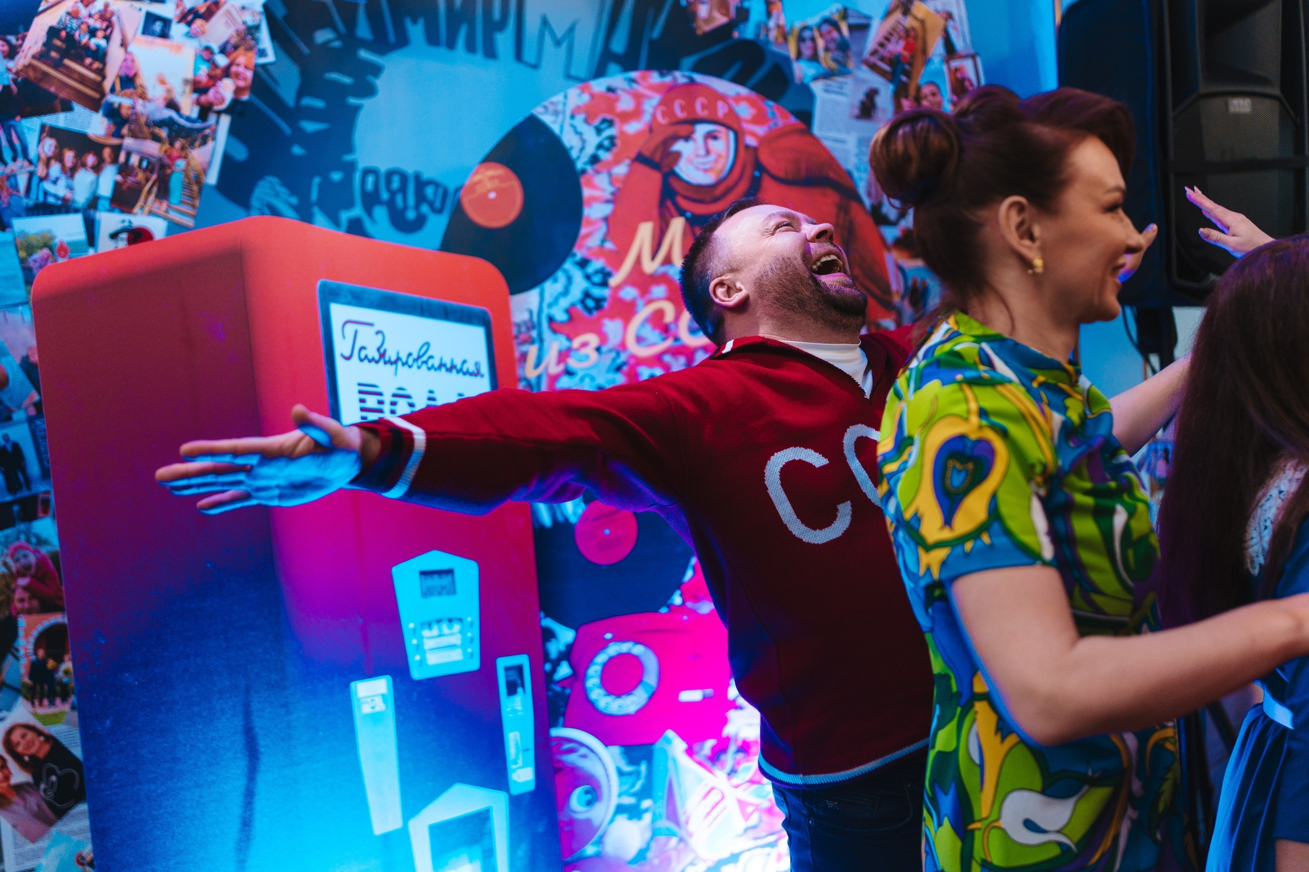 Юбилей в стиле СССР в ресторане «Маяковский» — репортажная фотосъёмка мероприятия в Уфе