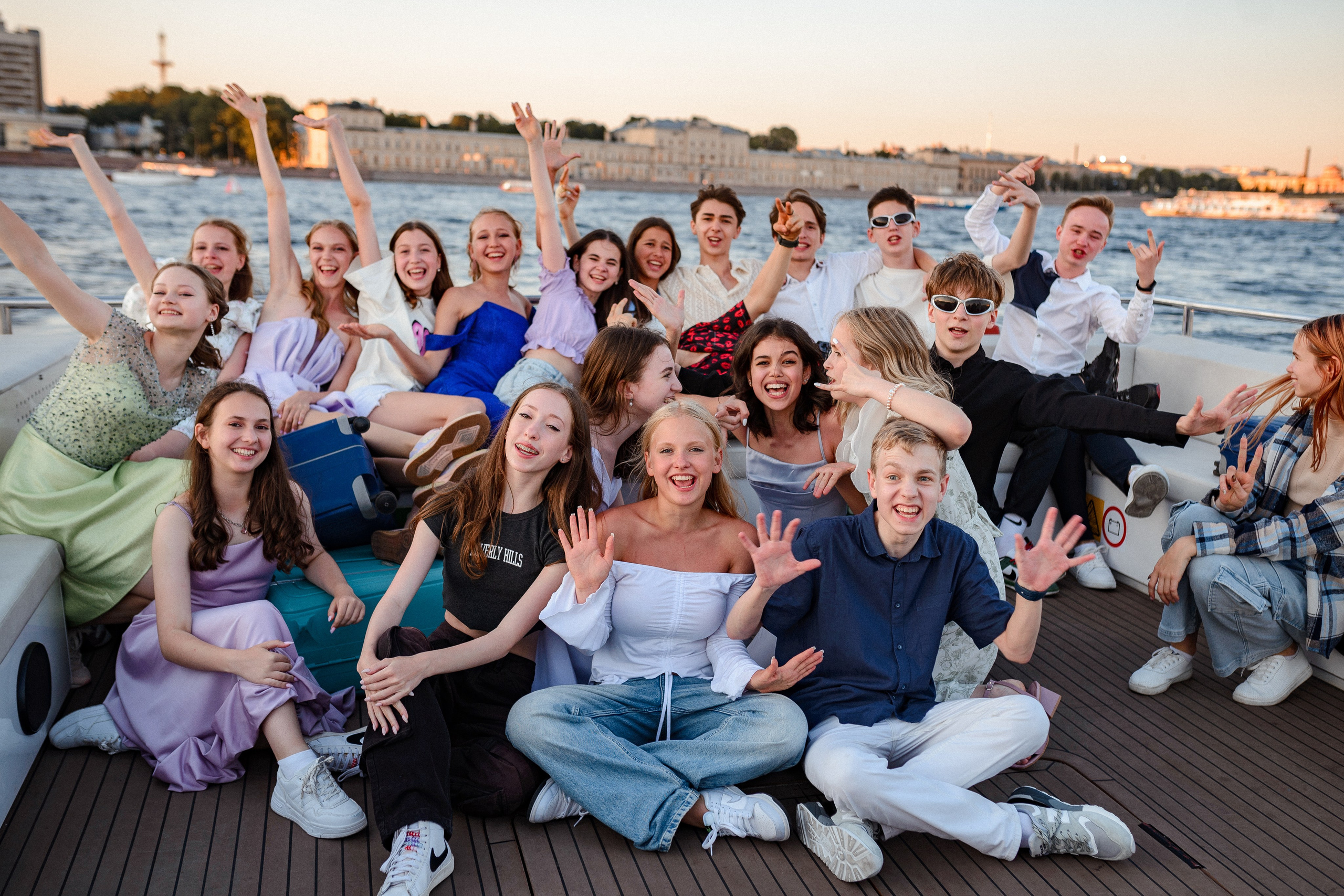 Выпускной на теплоходе «Нота». Семейный и детский фотограф в Санкт-Петербурге Городнова Татьяна