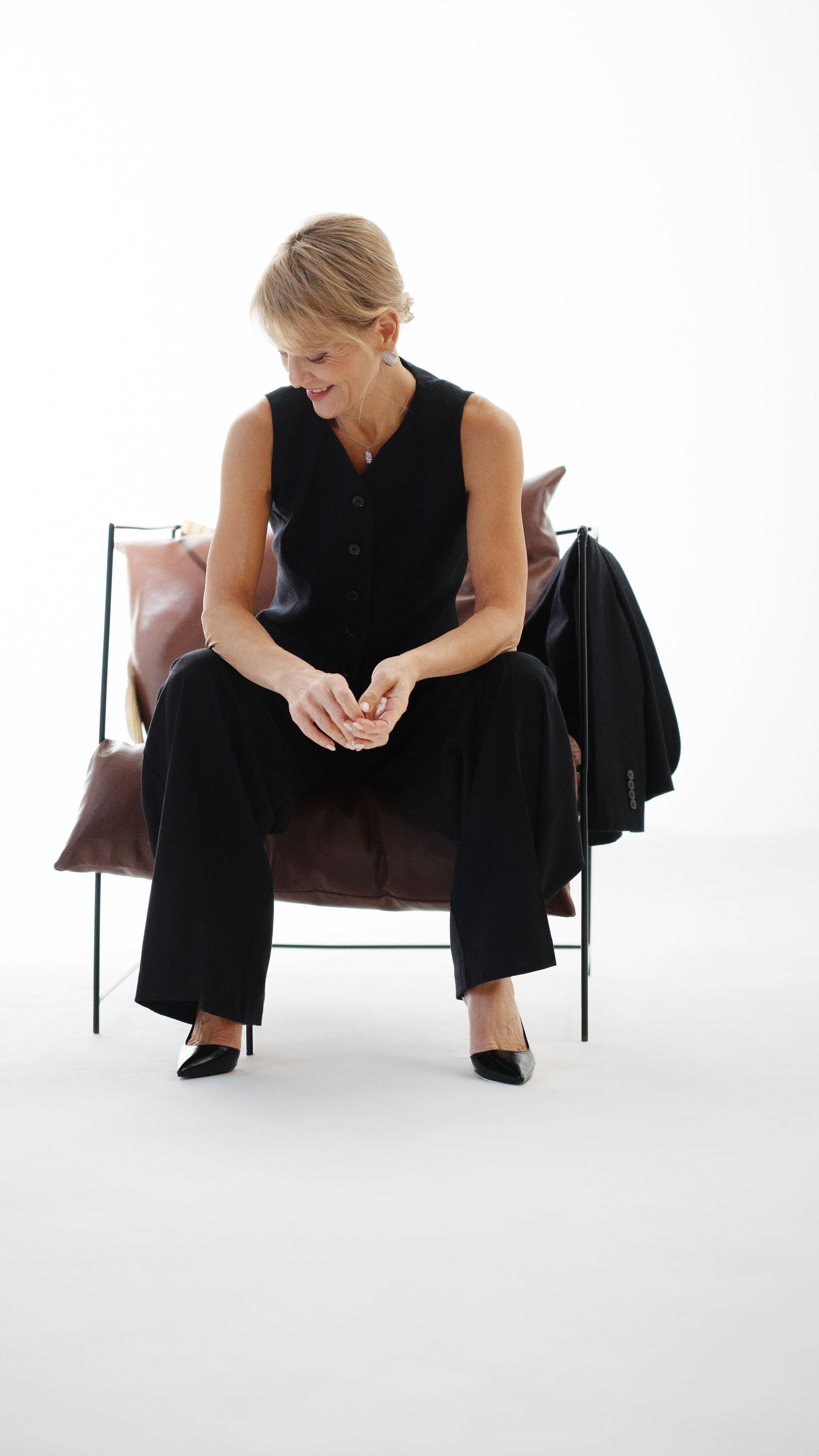 Женские студийные портреты. Главная