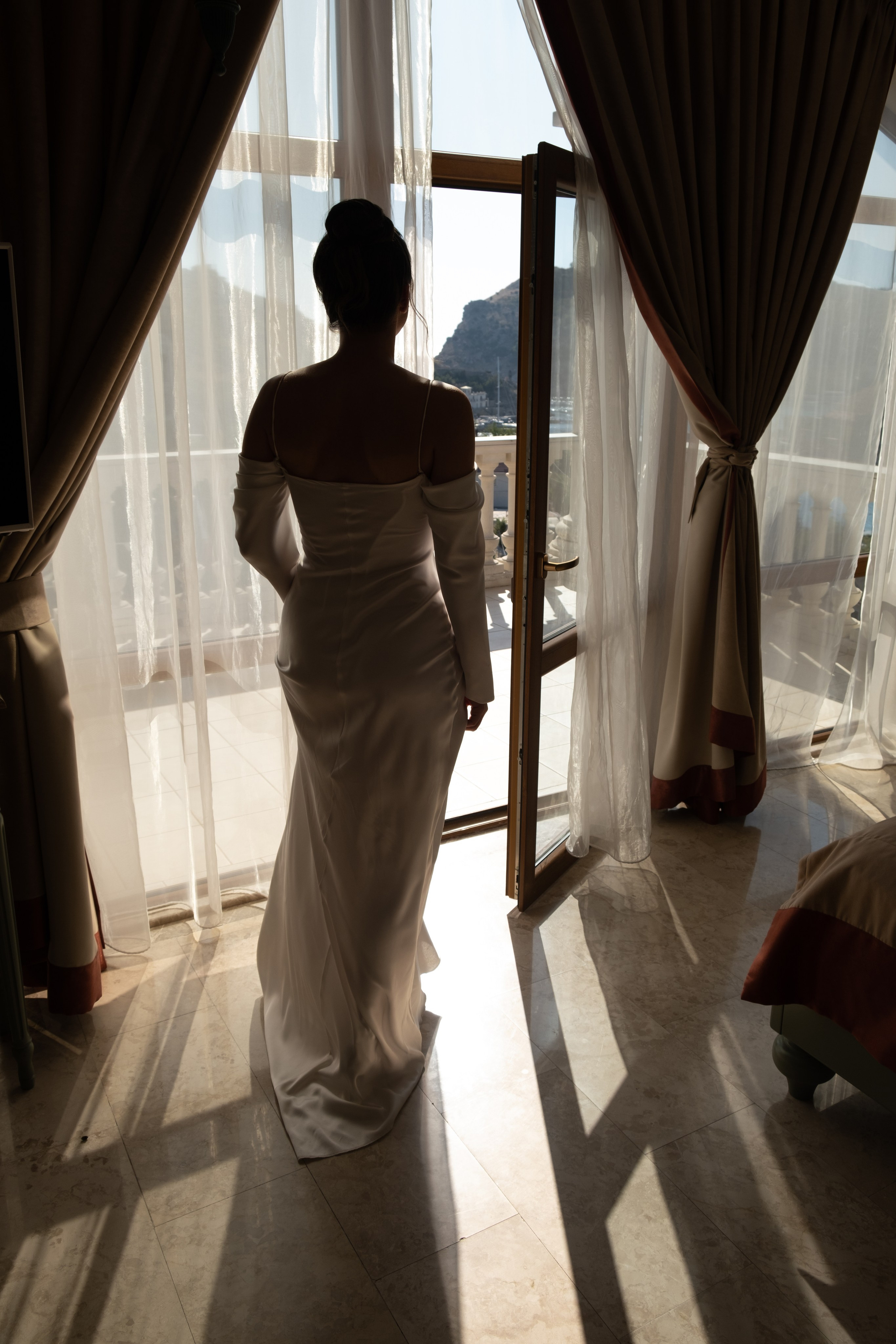 Свадебная фотосессия в Балаклаве. Профессиональная фотосъемка в Крыму. Натуральные эмоции и живые кадры. Забронируйте дату прямо сейчас!