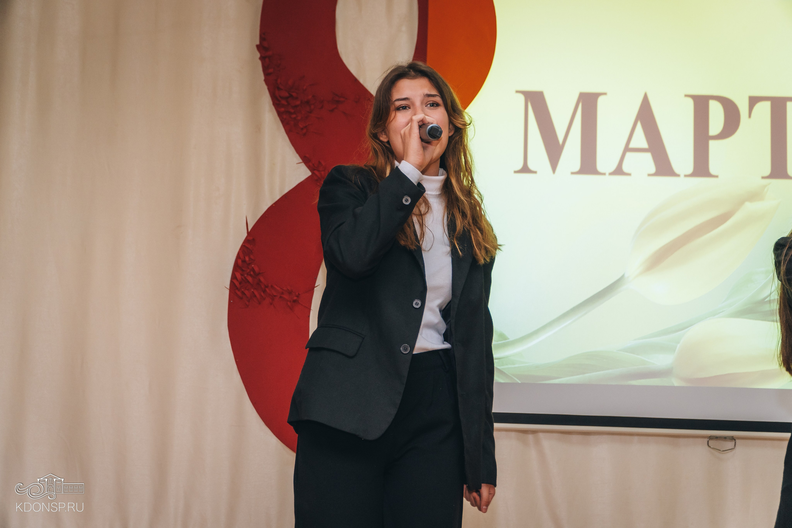 В преддверии праздника весны. Новотитаровский Дом культуры