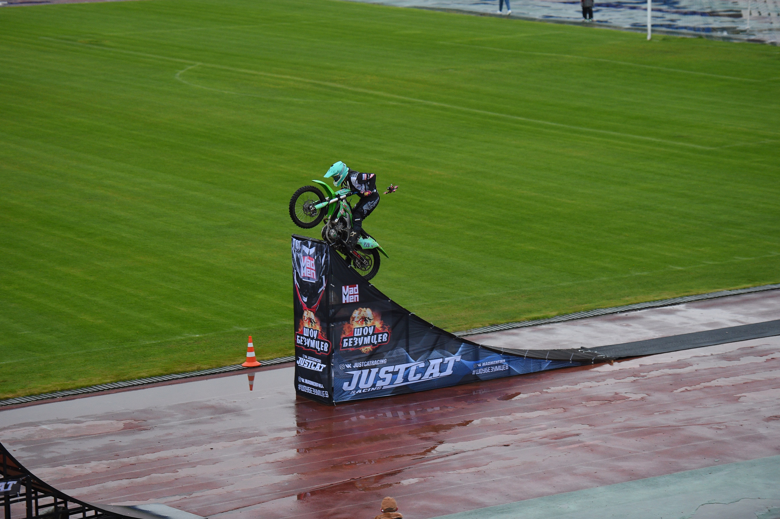 Шоу Безумцев. Ижевск. 2022.05.28. Спортивный репортажный фотограф в Ижевске Сергей Мерзляков