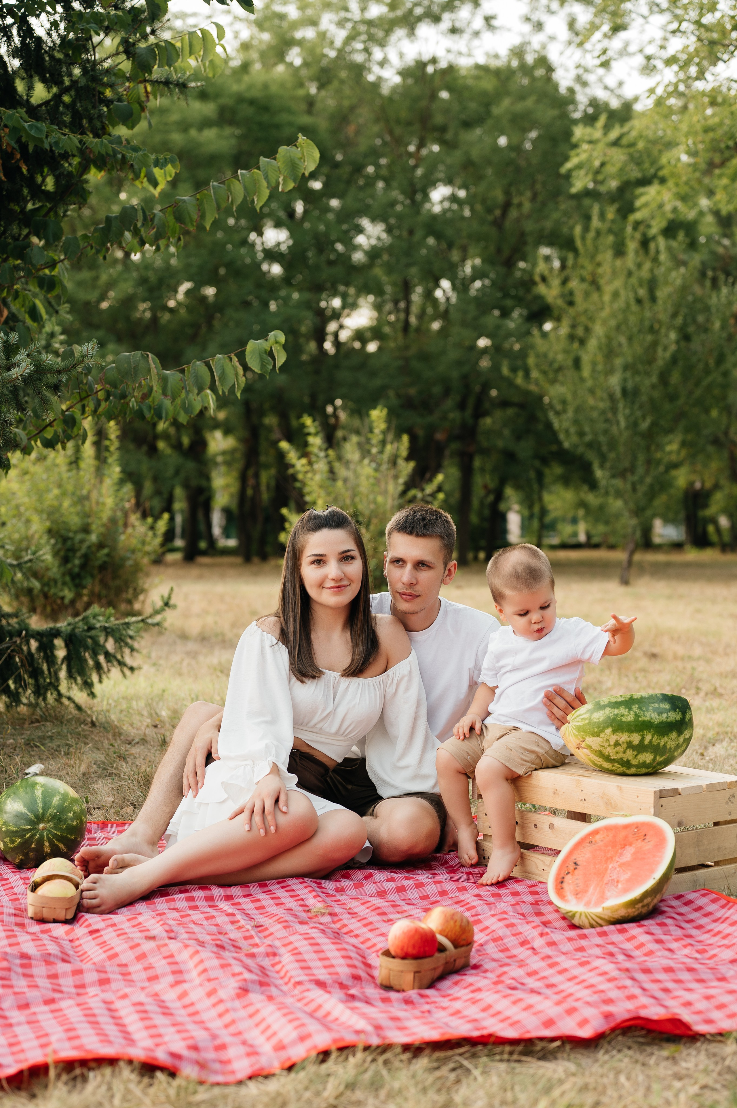 Летняя семейная фотосессия в парке. Свадебный и семейный фотограф в Краснодаре Алина Мельник
