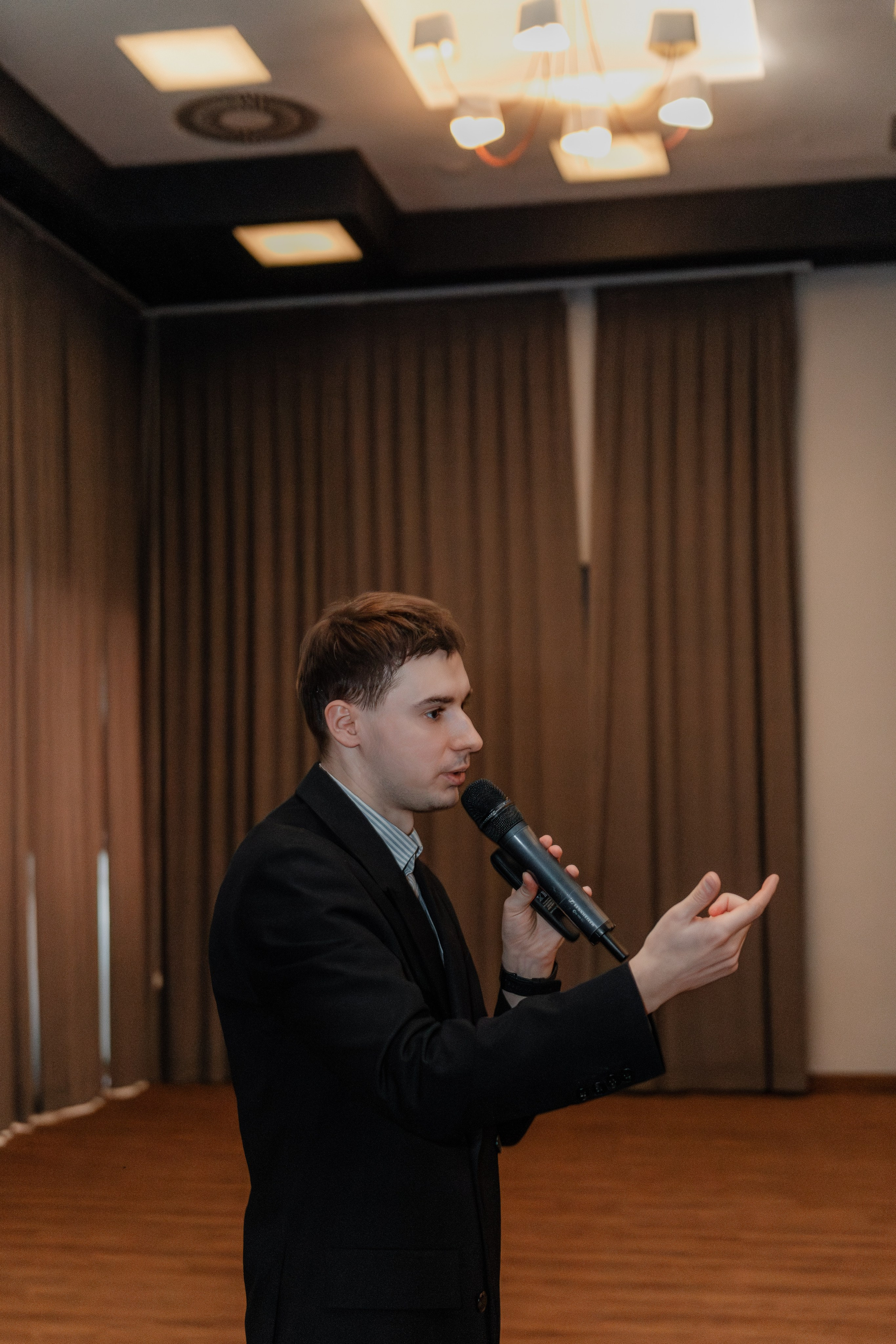 РУССКИЙ ЭКСПРЕСС