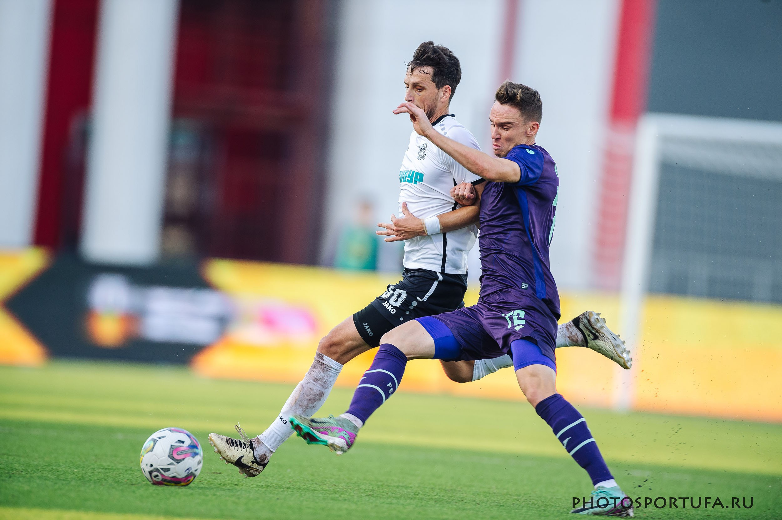 Россия — МЕЛБЕТ — Первая Лига. 4 -й тур «ФК УФА» — ФК «Тюмень». Спортивный фотограф в Уфе Евгений Буров