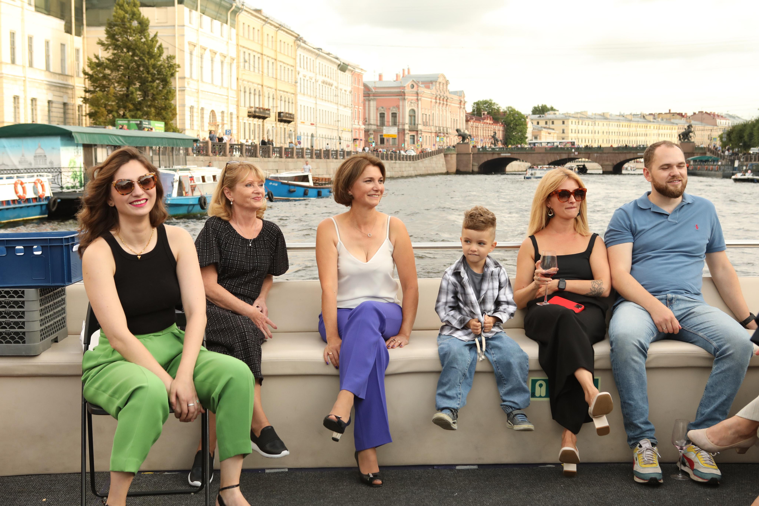 Фотосъемка дня рождения на теплоходе в СПб. Семейный и свадебный фотограф в Санкт-Петербурге Таша Семёнова