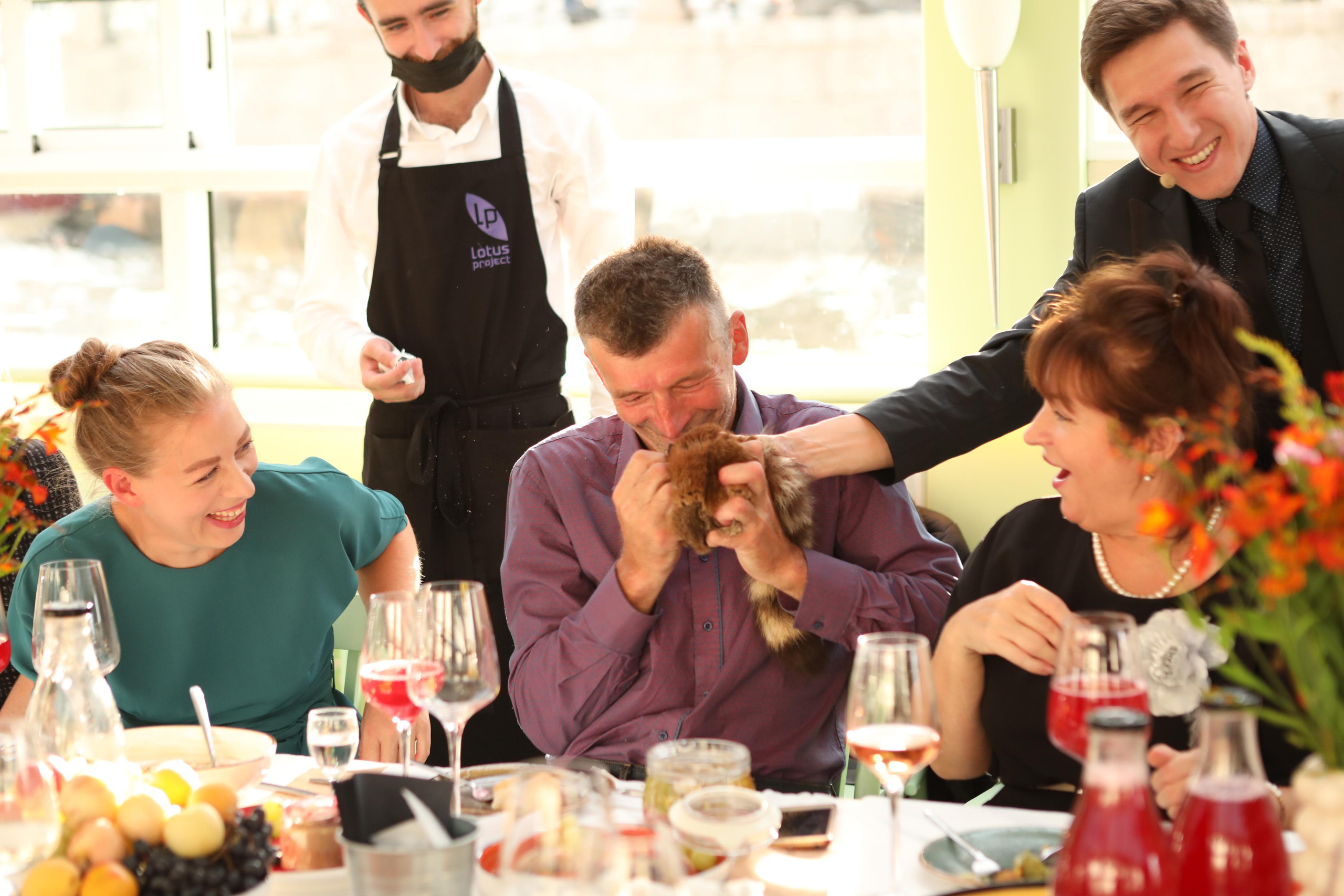 Фотосъемка дня рождения на теплоходе в СПб. Семейный и свадебный фотограф в Санкт-Петербурге Таша Семёнова