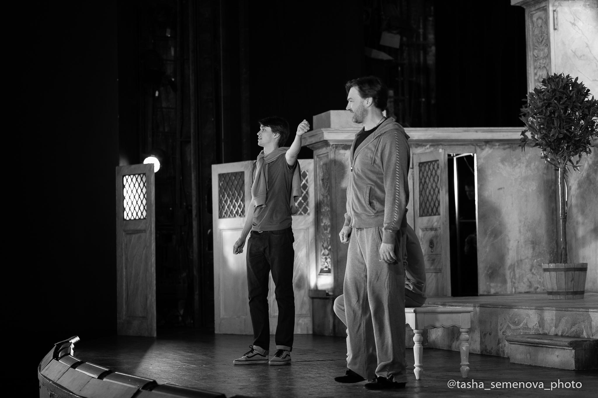 Анонс репетиции спектакля «Женитьба Фигаро» с С. Лазаревым и Викторией Исаковой. Семейный и свадебный фотограф в Санкт-Петербурге Таша Семёнова