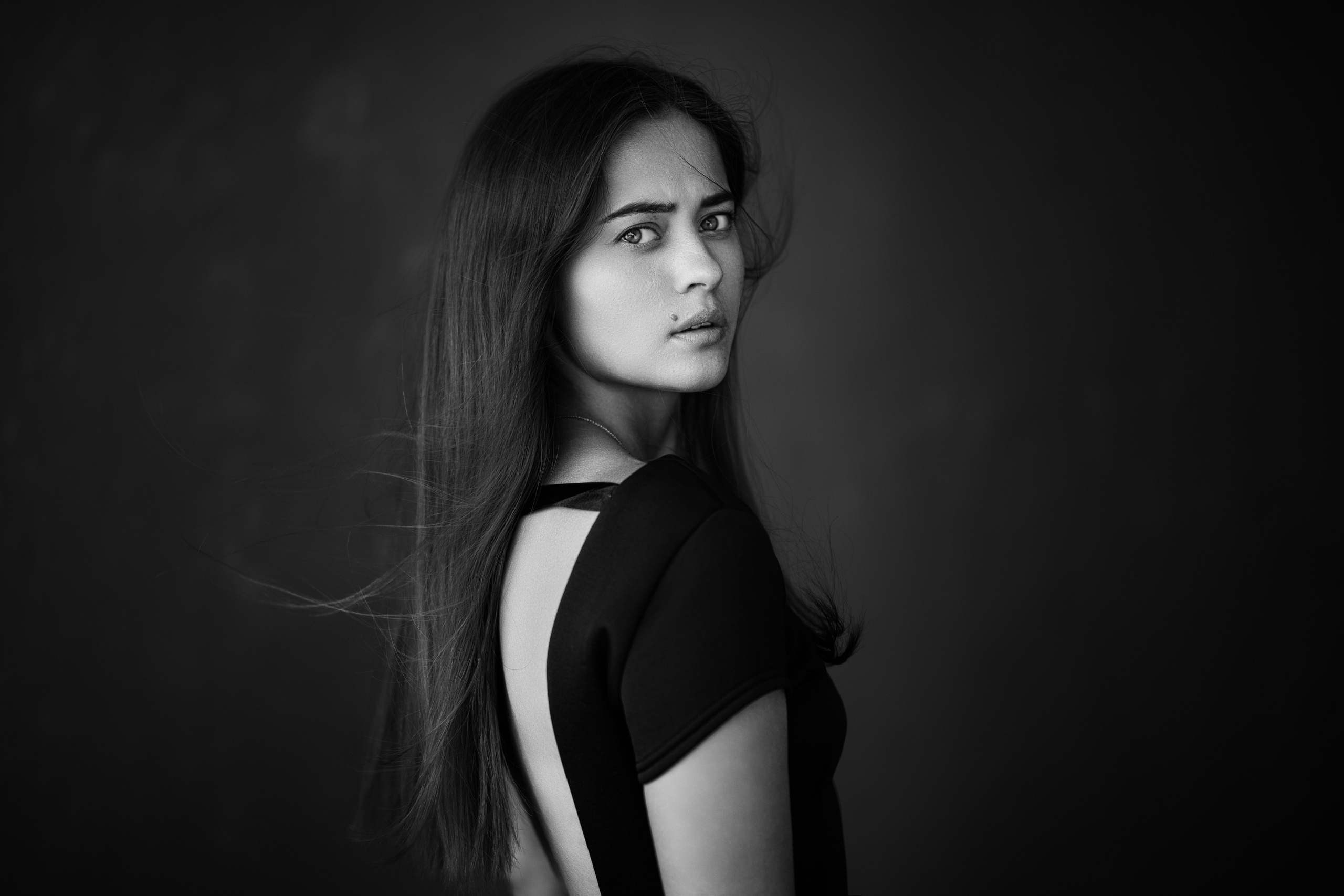 Съемка с Ольгой в студии с минимальным интерьером в формате для «себя»