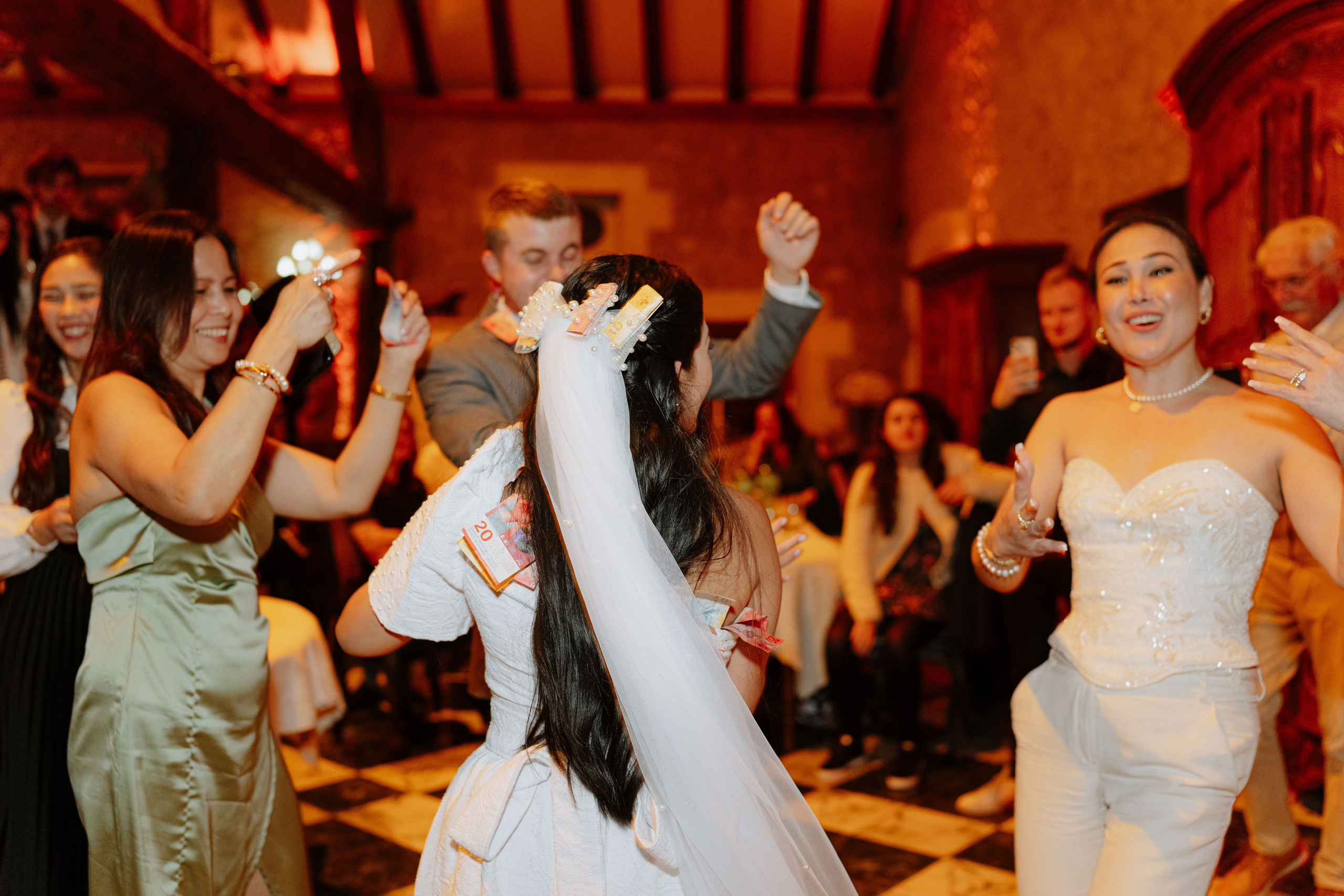 Diana & Quentin | Valleiry, France. Профессиональный свадебный фотограф в Женеве и Швейцарии | Таня Вовчецкая