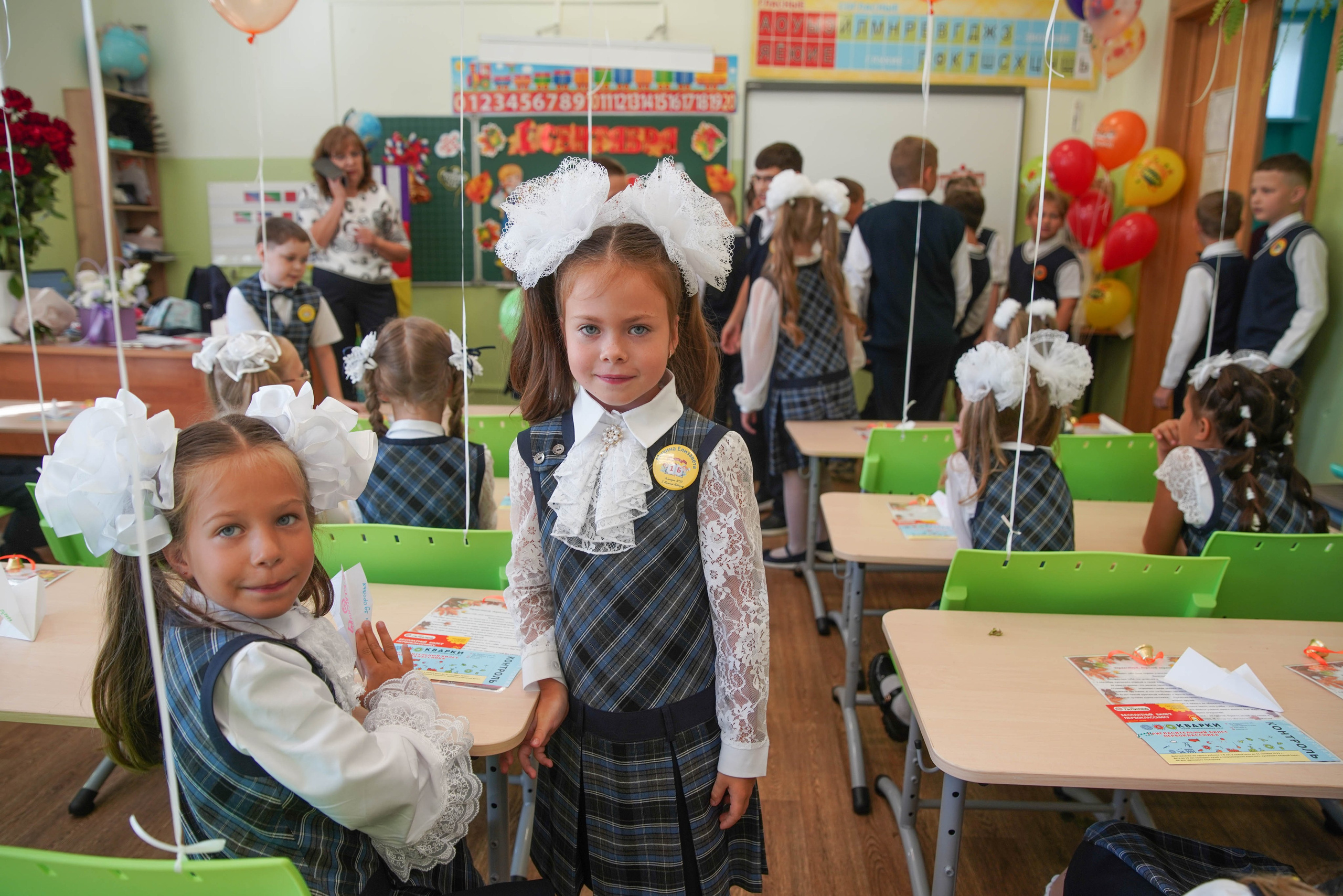 Первый класс линейка, в классе, портреты. Семейный и детский фотограф в Нижнем Новгороде