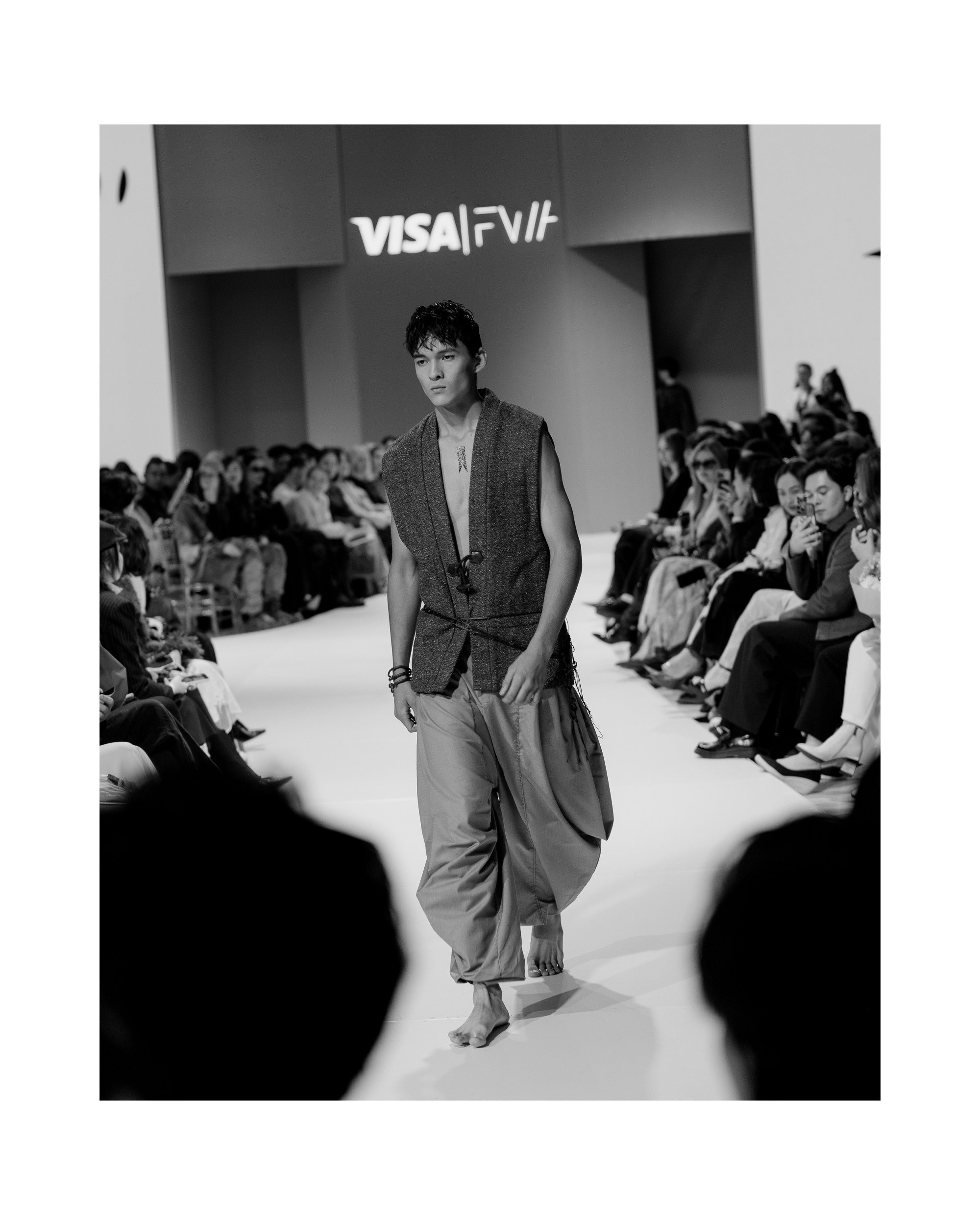 VISA Fashion Week Almaty 2025. Портретный и репортажный фотограф Артём Бояров