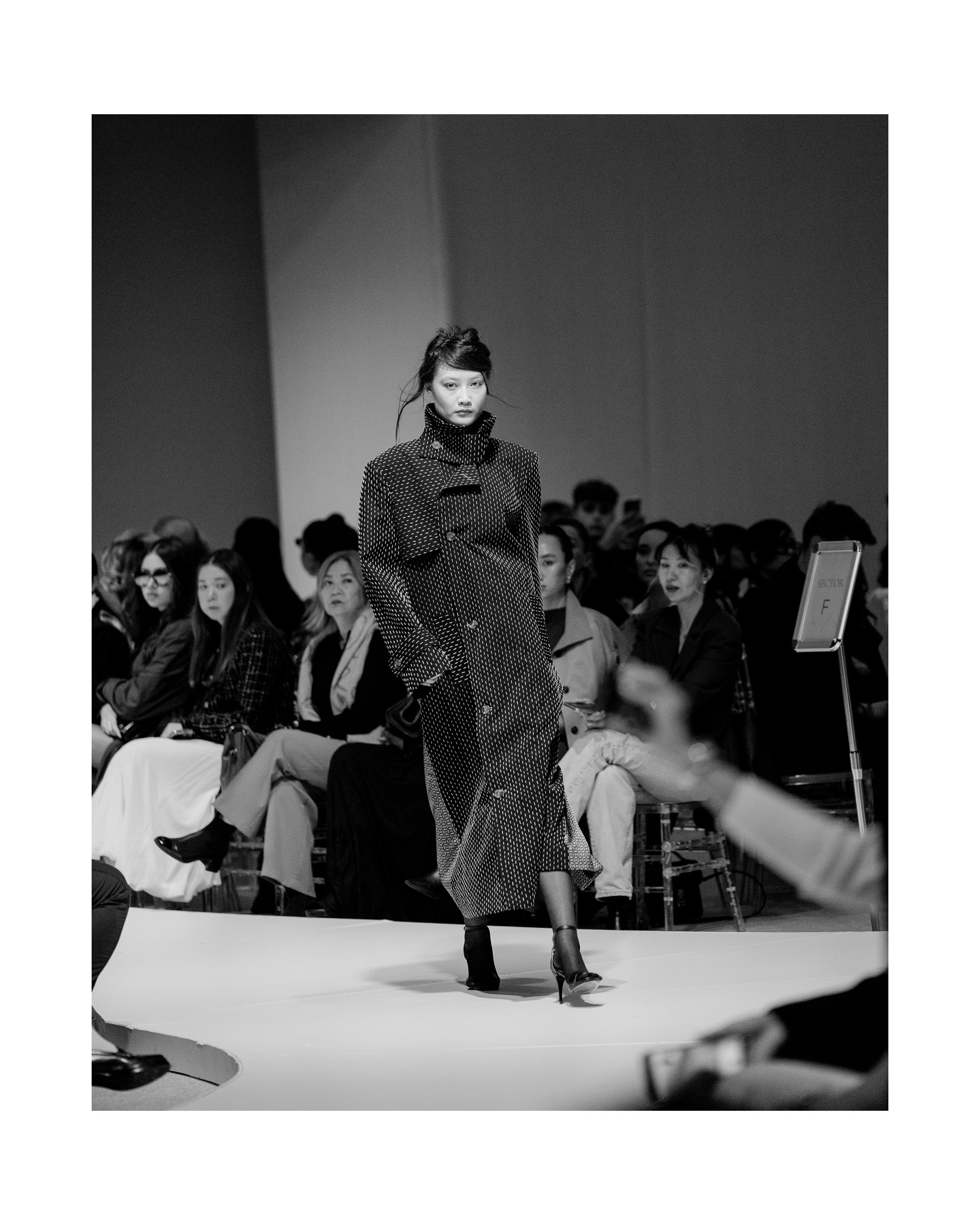 VISA Fashion Week Almaty 2025. Портретный и репортажный фотограф Артём Бояров