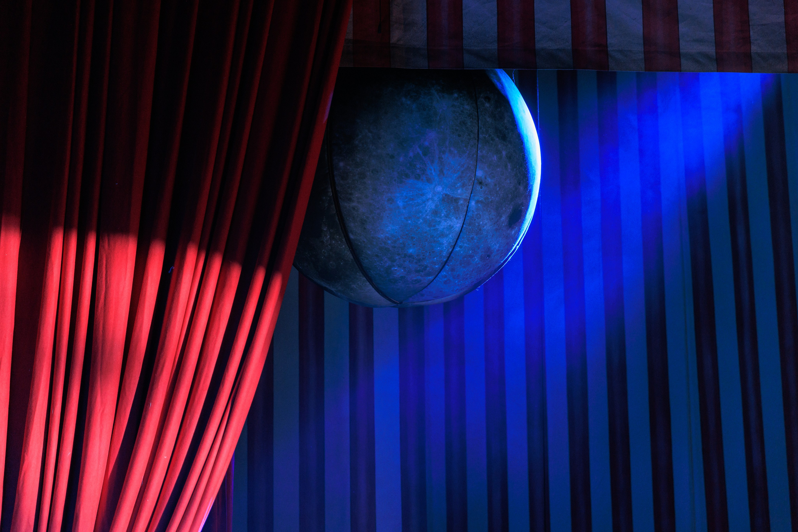 Декорации для спектакля «Тараканище» | Театр БТК. История занавеса. Превращаем идею в технологию