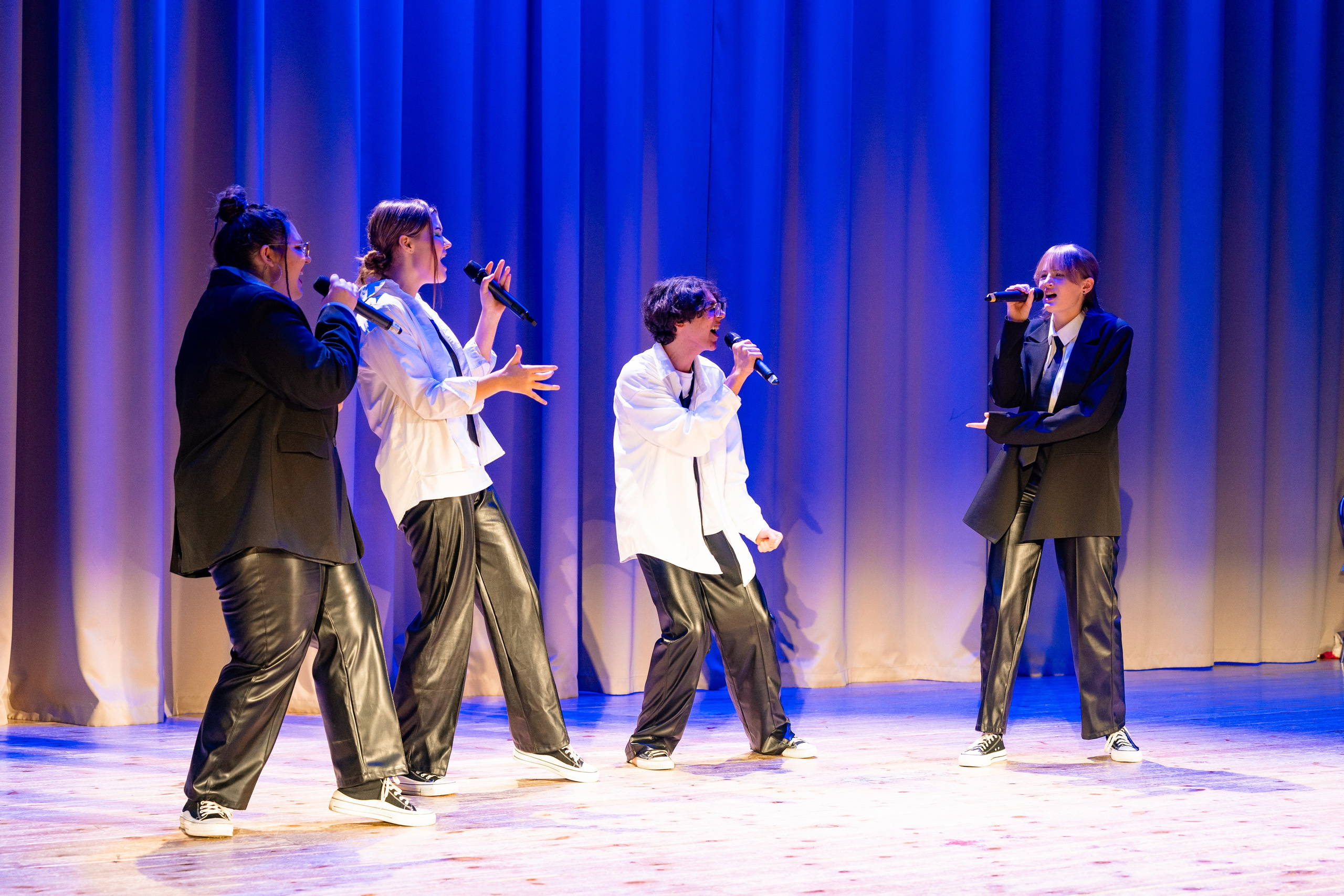 Концерт ДК Буривестник. Фотограф Никита Комаров