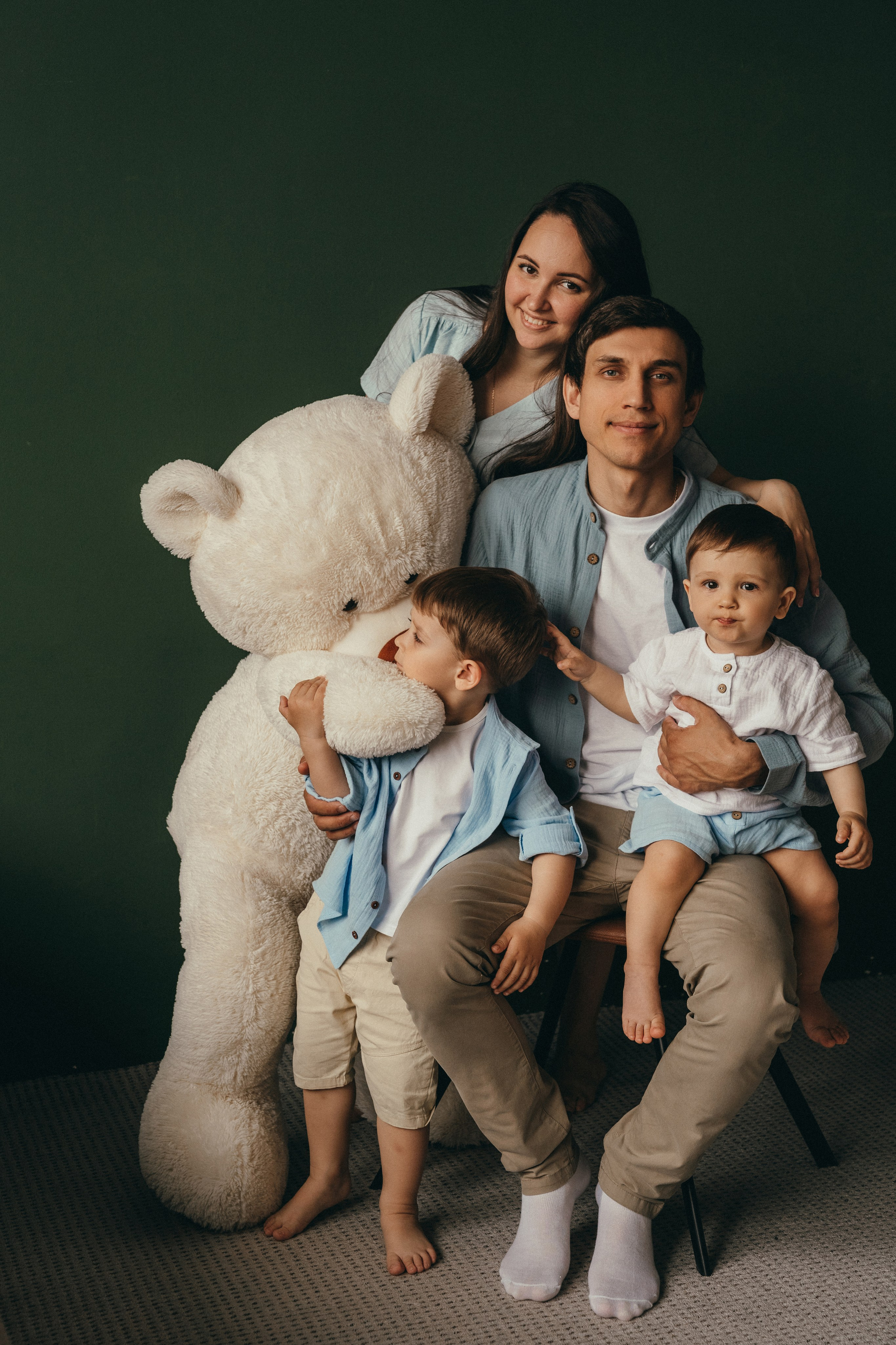 Дима, Настя, Макар и Серофим. Семейный фотограф • Домашние съемки в Нижнем Новгороде
