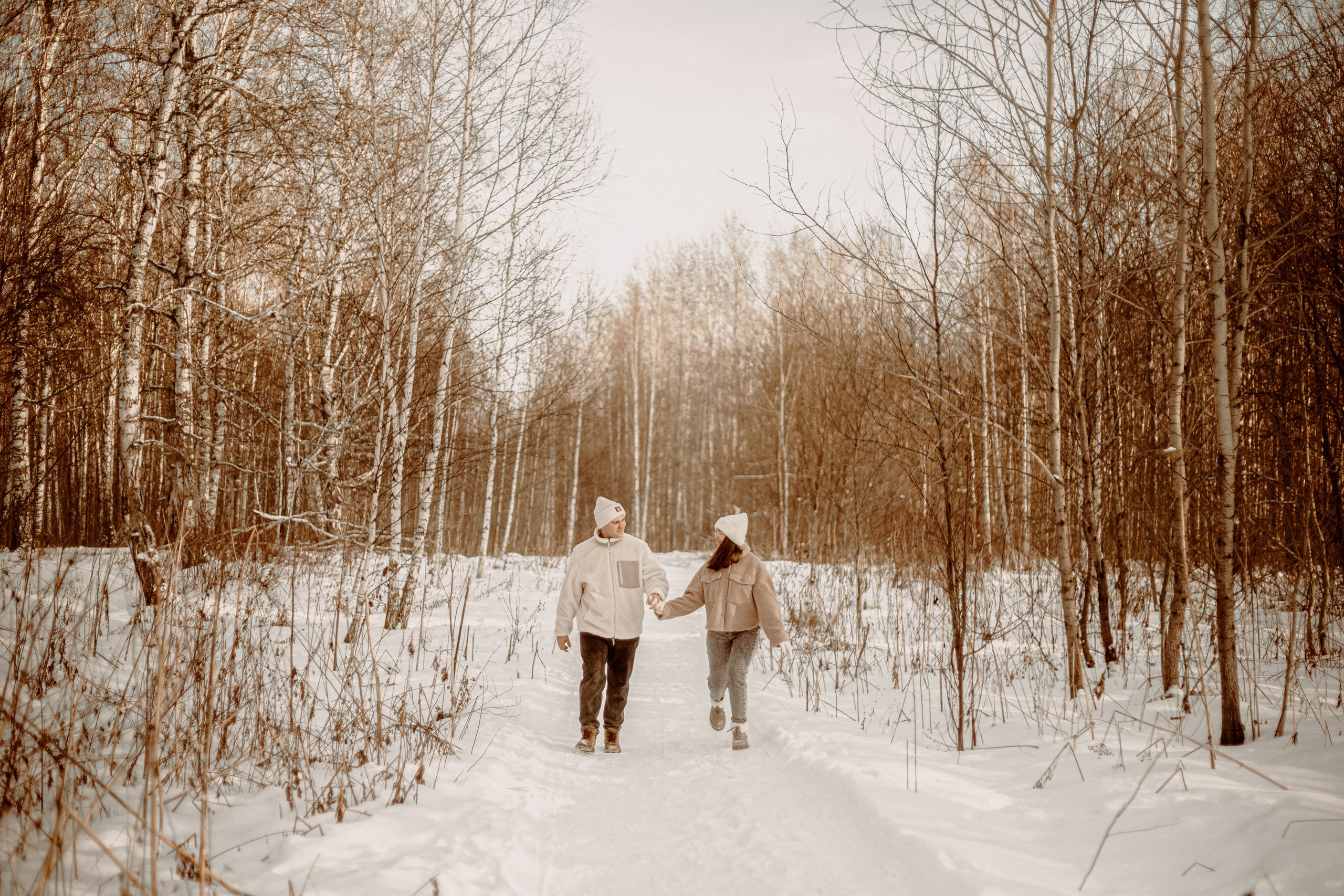 Тепло в зимнем лесу. Арт-фотограф Крис Л. в Тобольске: портрет, семейные, свадьбы