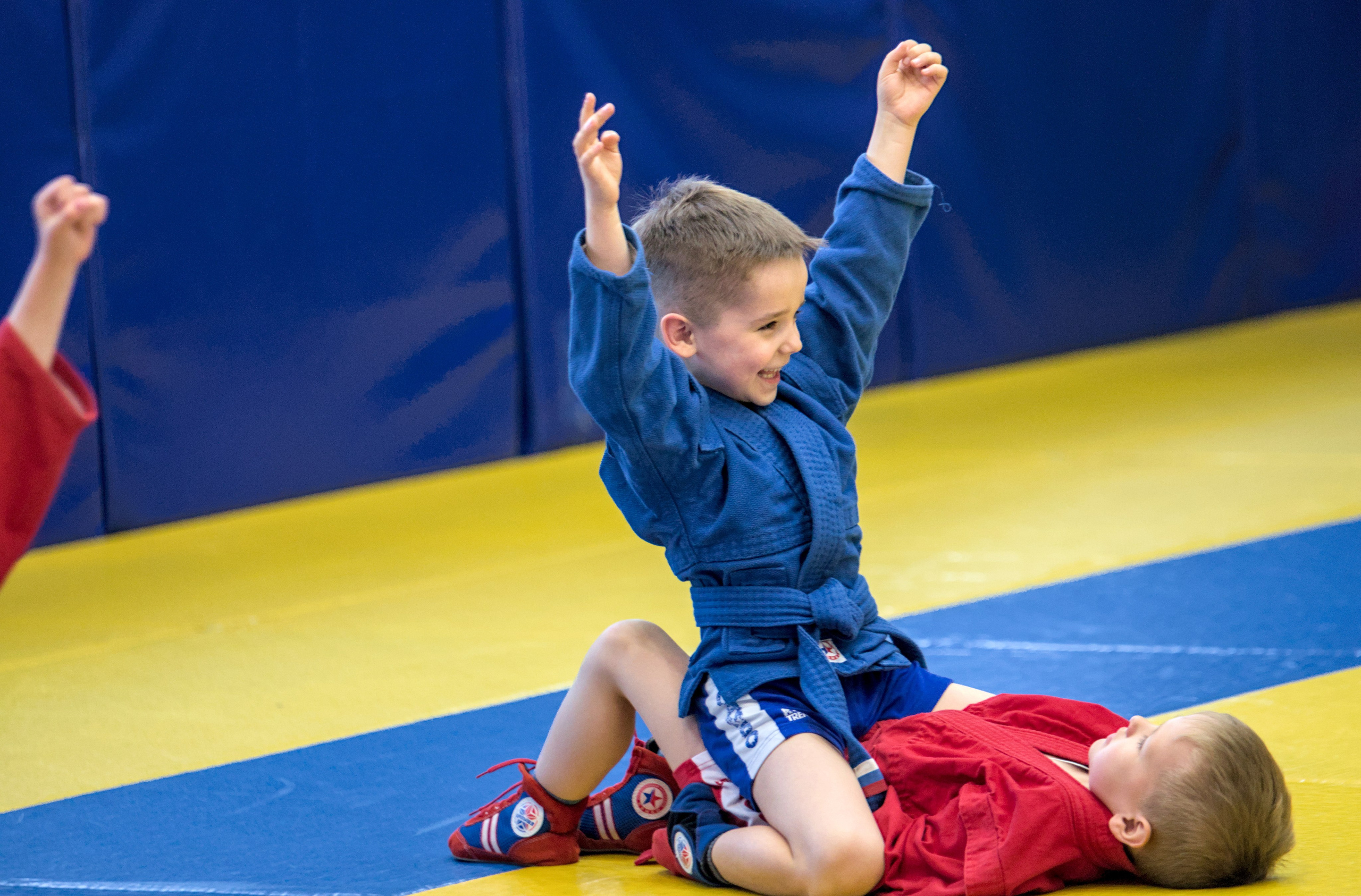 Показательные выступления для родителей секции спортивно-боевого самбо. Фото детских спортивных мероприятий и всякое интересное через объектив