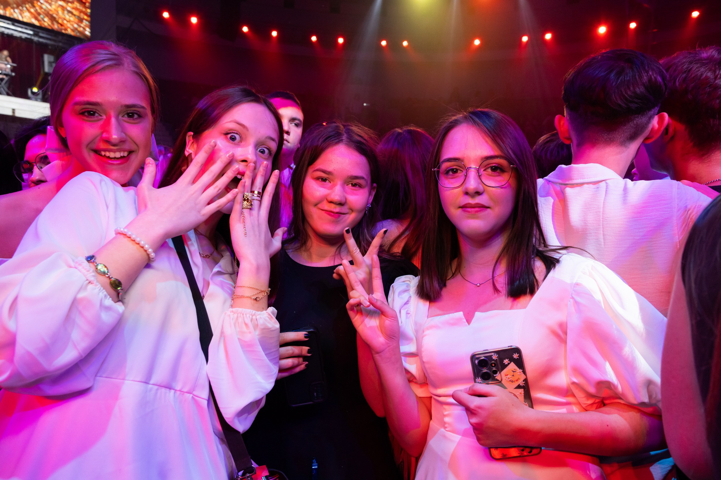 Городской бал выпускников (24 июня 2025). Репортажный фотограф Алексей Пирязев