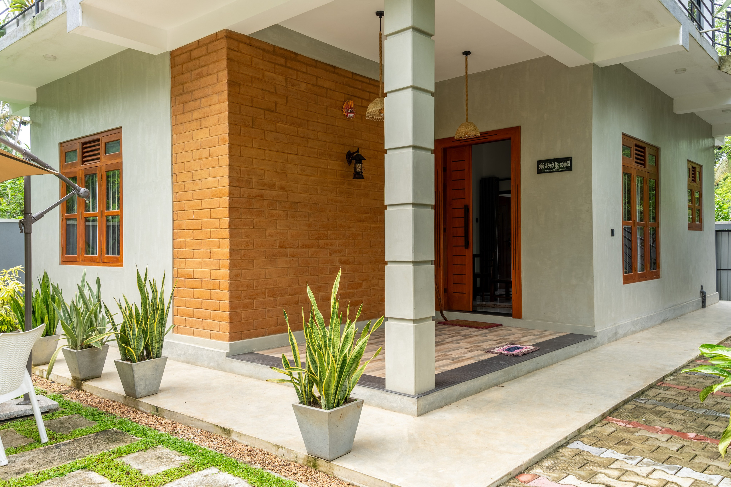 Visual Stories for Sri Lanka