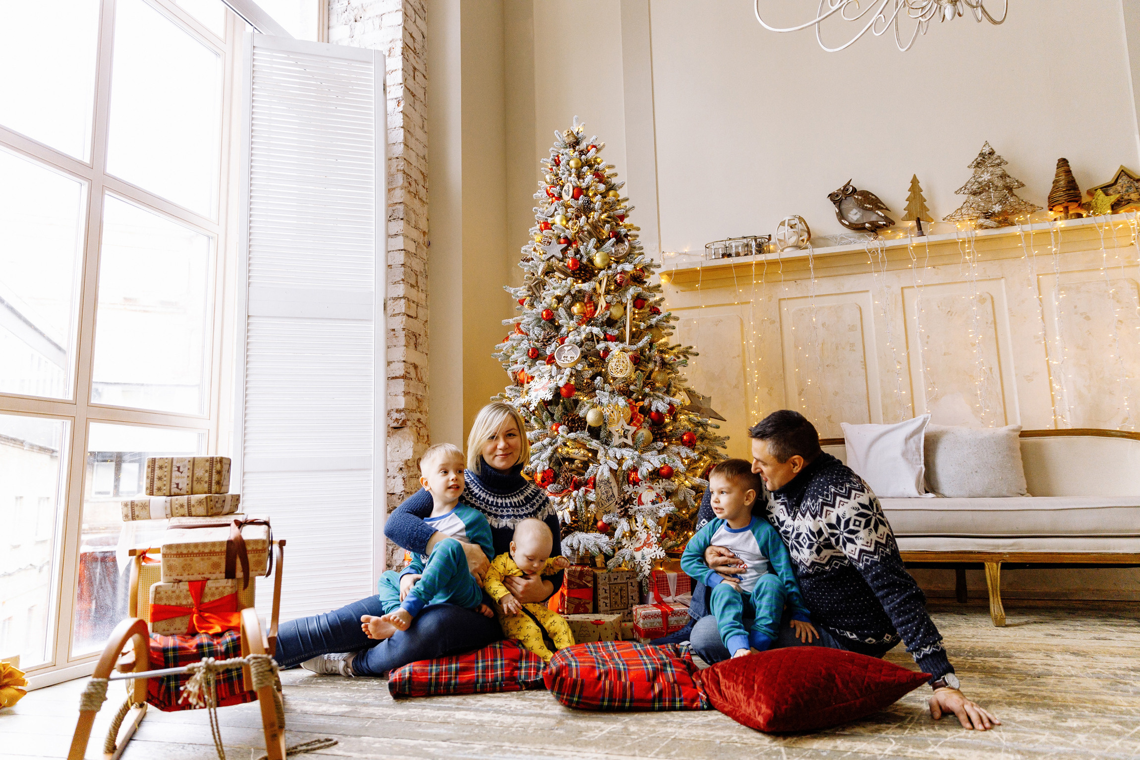 Новогодняя семейная съемка. Вася, Оля. Яро-Мир и Лёня