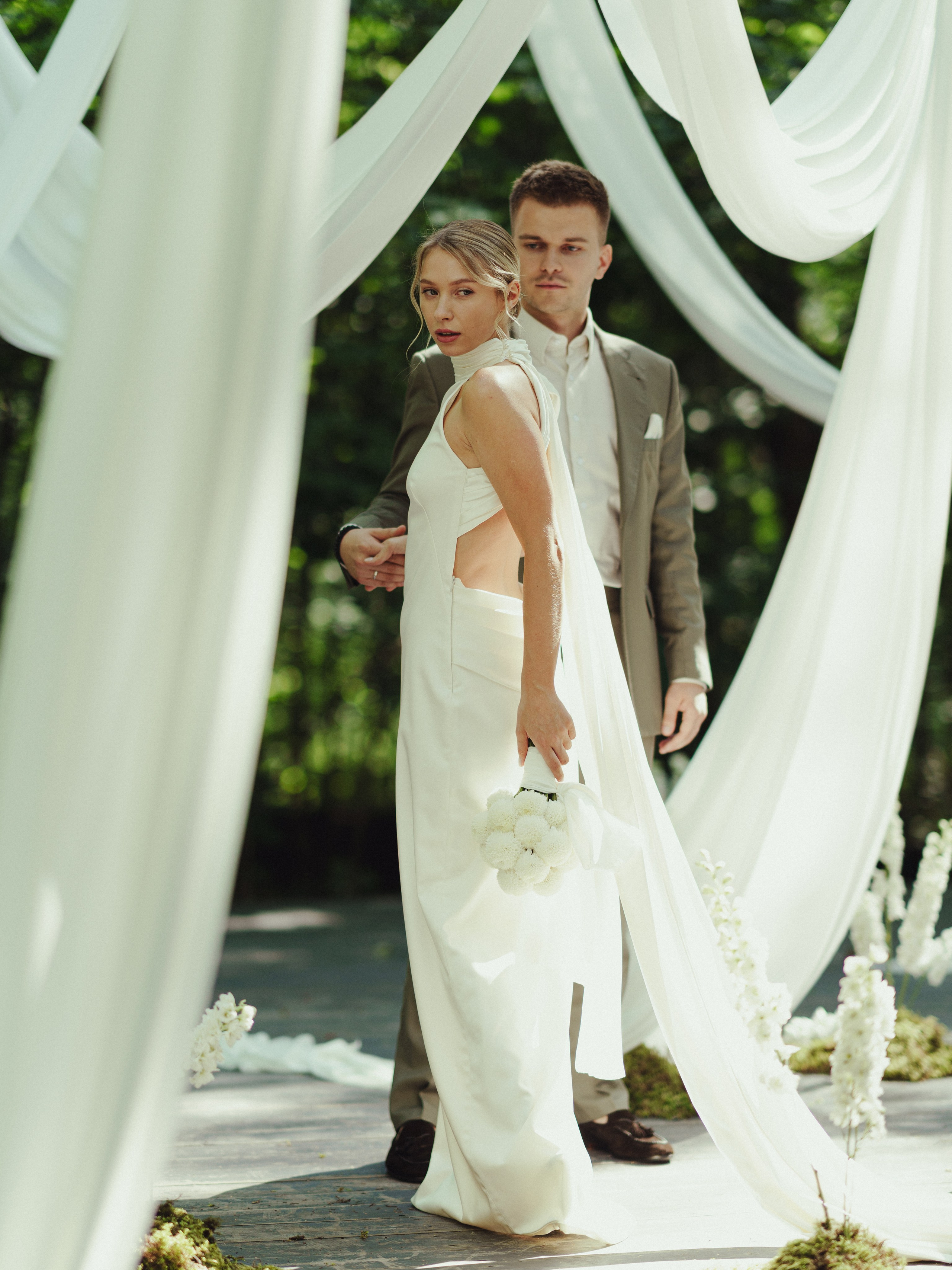 И даже птицы им пели песни. Свадебный фотограф Наташа Алешина