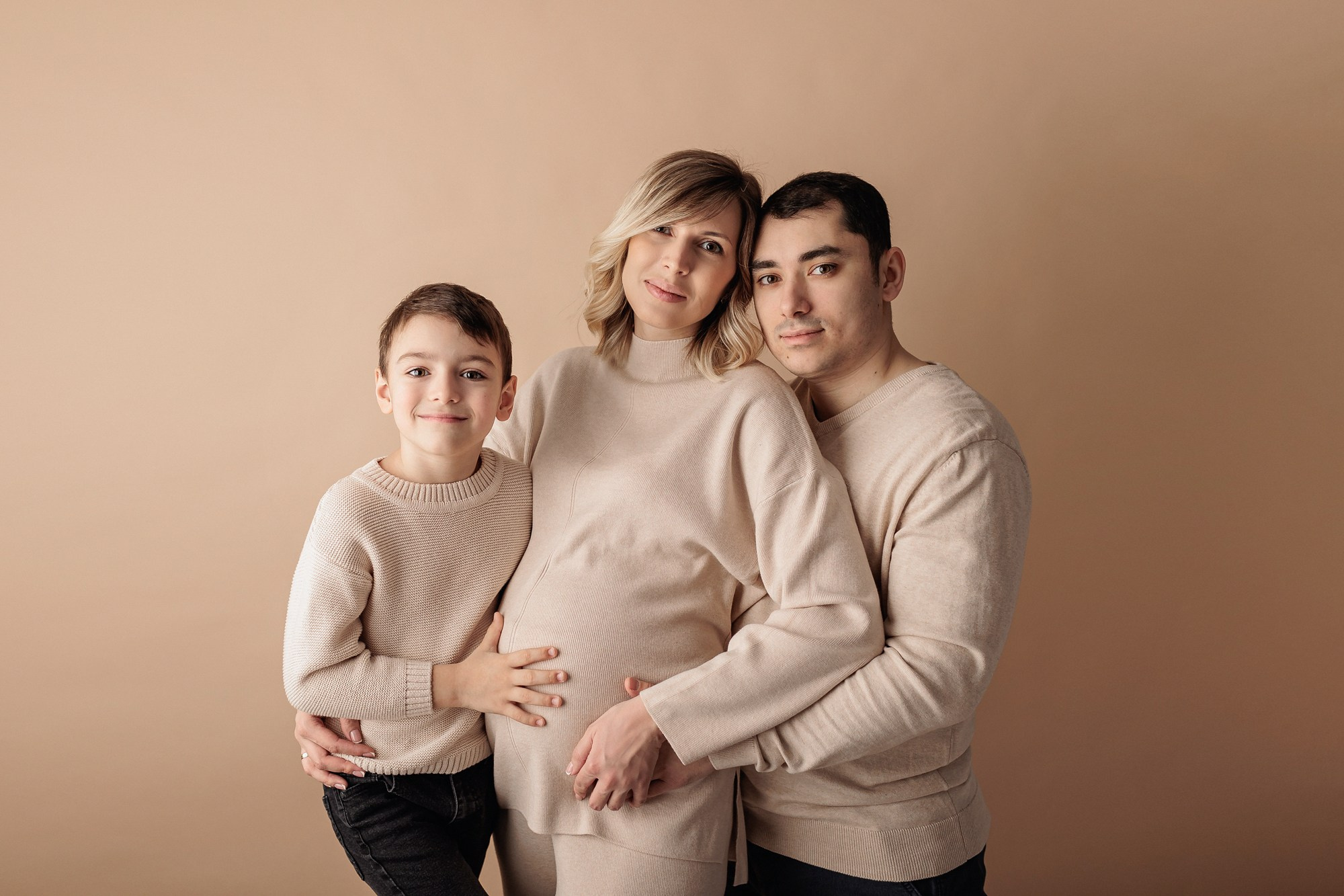 БЕРЕМЕННОСТЬ в мини-студии. Семейный фотограф новорождённых в Серпухове Юлия Новикова +79637785957