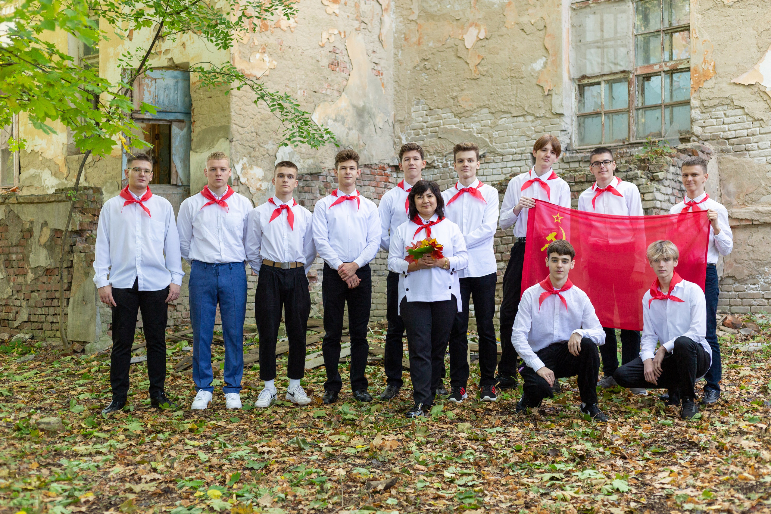 Пионеры заброшенная лесная школа, 9Б — школа 92. Выпускные альбомы Воронеж от Веры Соколовой