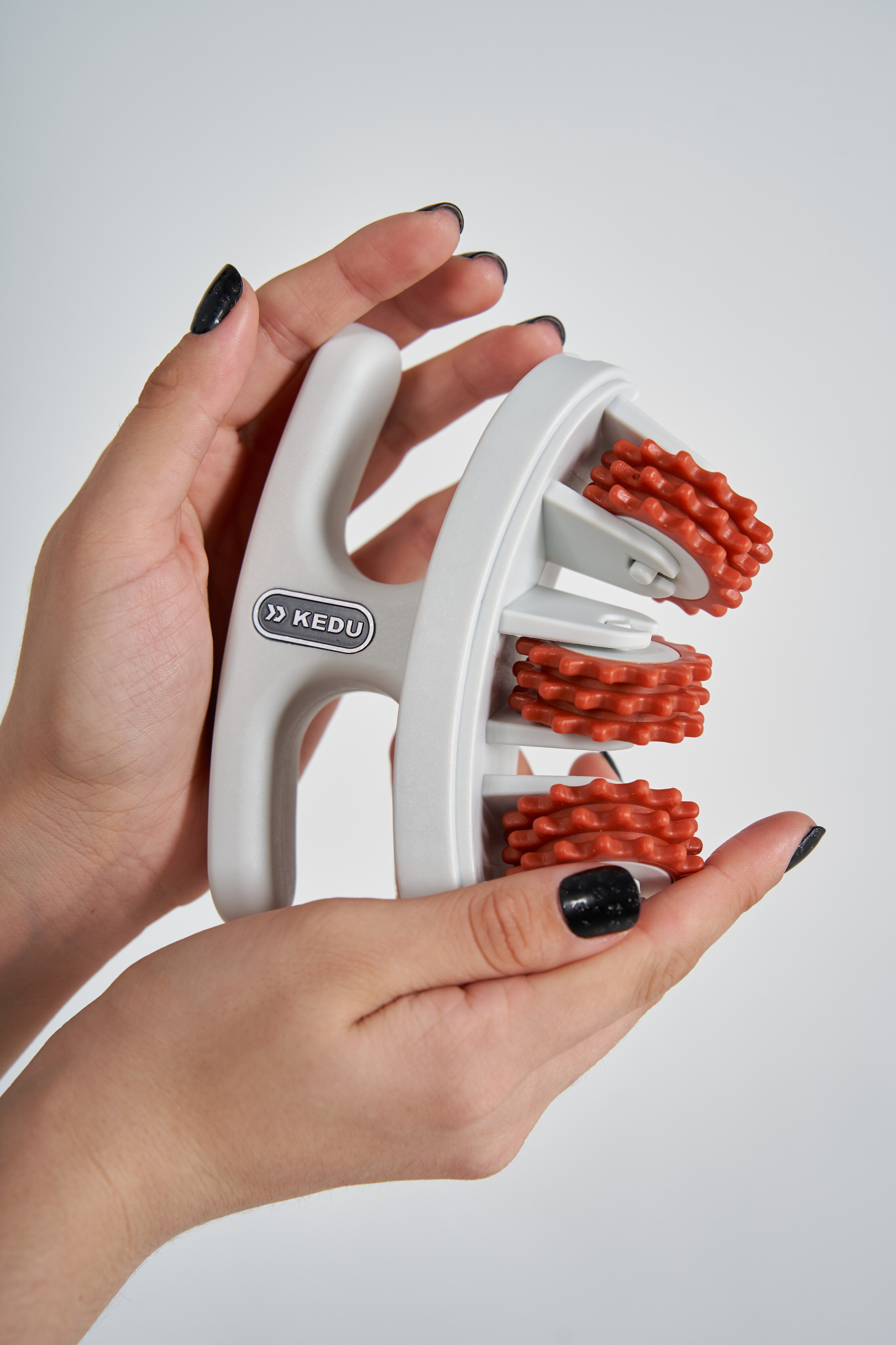 Массажер для тела. Фотограф и рилсмейкер Москва | Волгоград Максим Шевченко