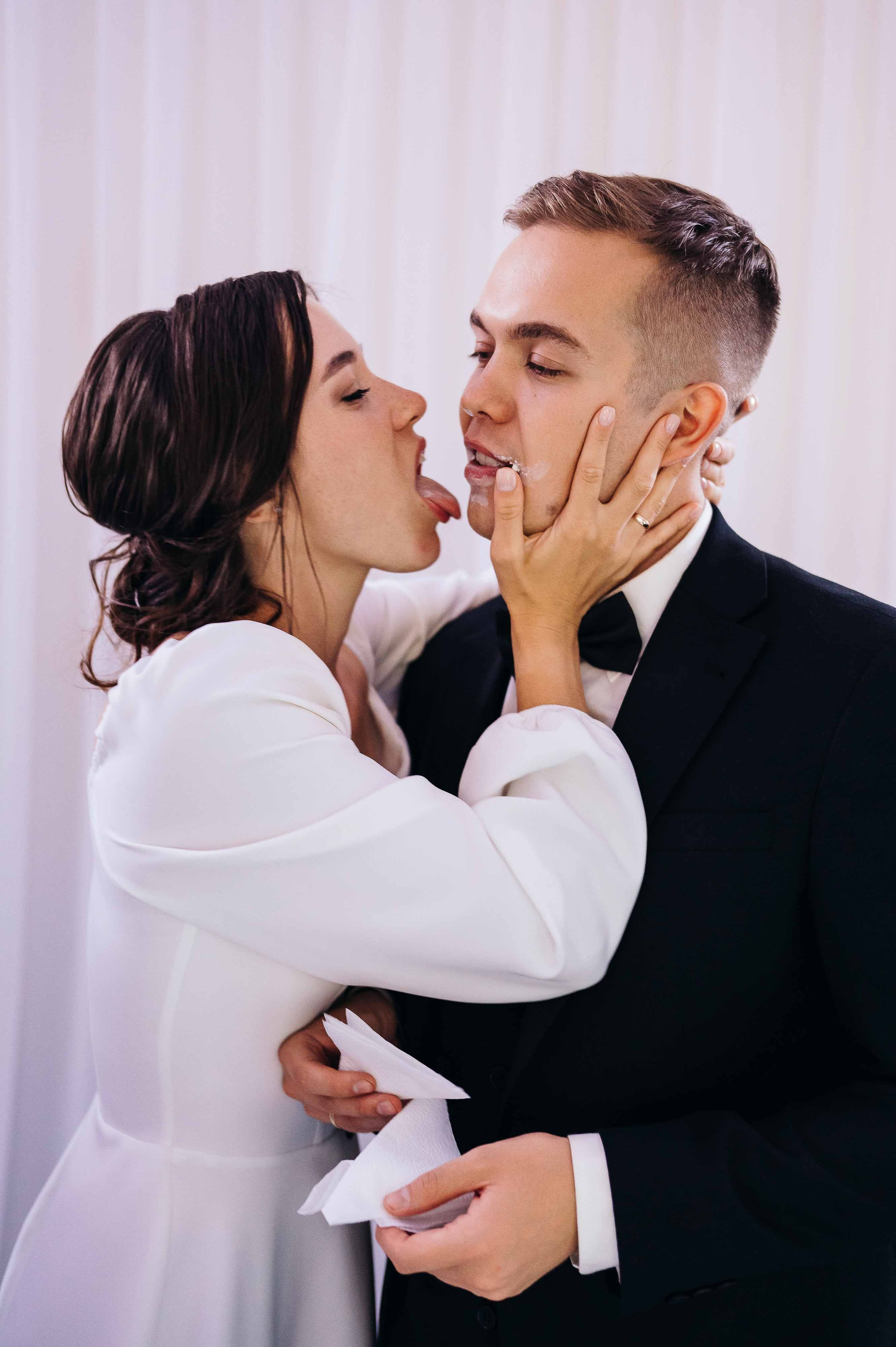 Совместные сборы в отеле. Свадебный и семейный фотограф в Котласе Никита Попов