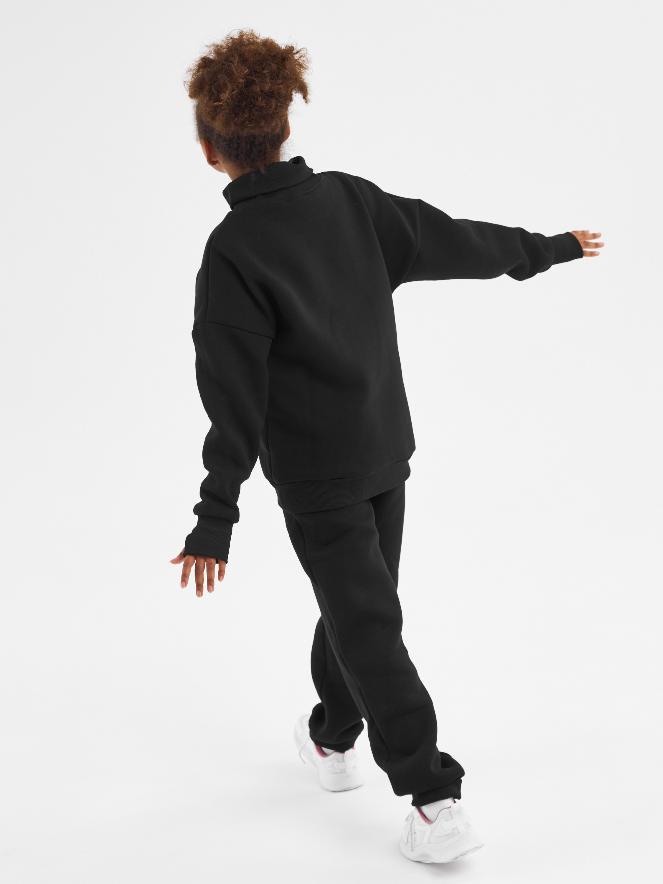 Фотосъемка детских теплых костюмов Екатеринбург Wildberries ВБ Ozon Озон фотосессия детей Екб заказать цена фотосъемка товара WB флис дети. Фотограф Екатеринбург Анастасия Жерновская | Маркетплейсы и нейрофото