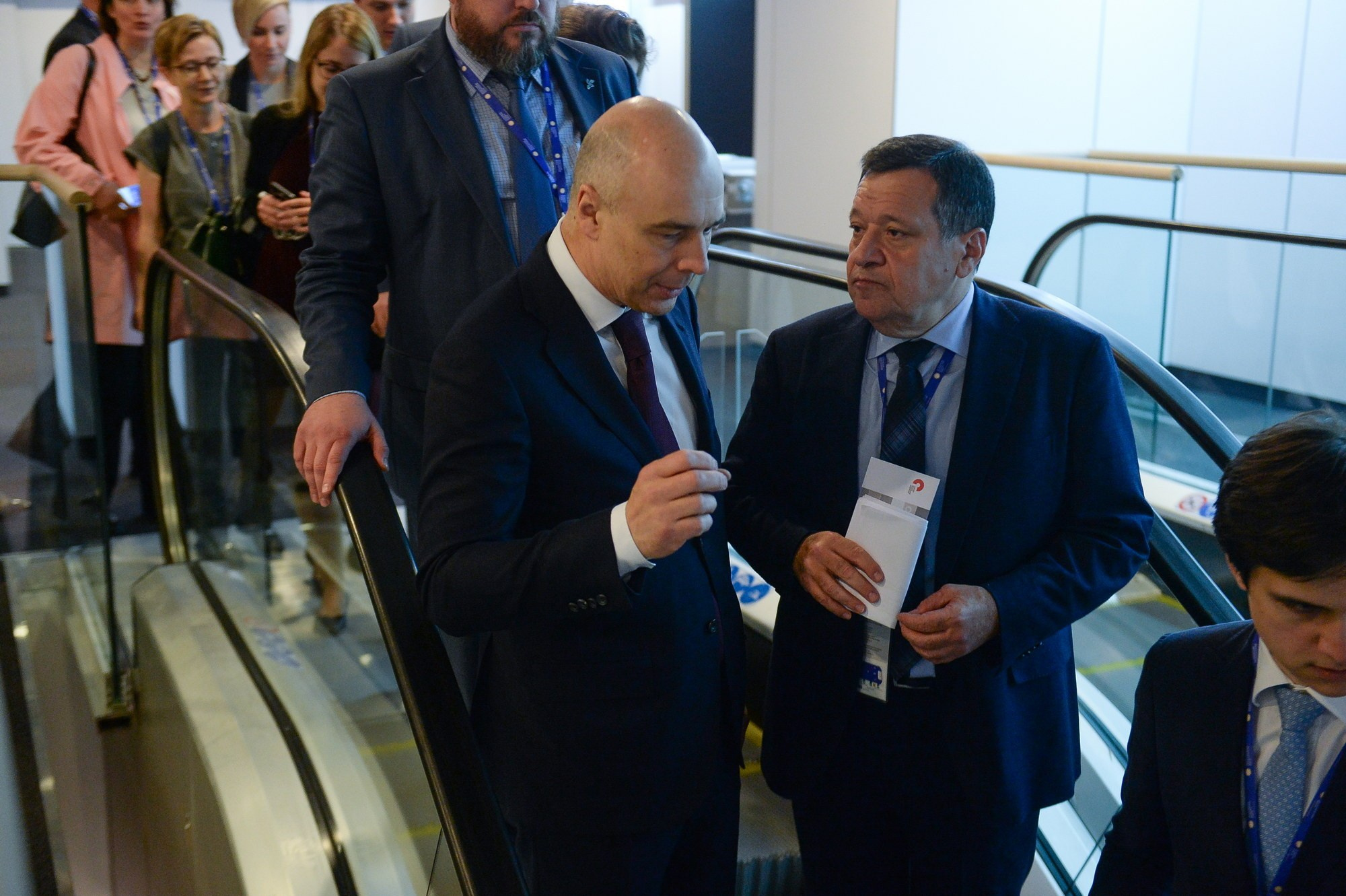 Миллиарды в кадре: как снимать на ПМЭФ. Документальный фотограф Сергей Вдовин