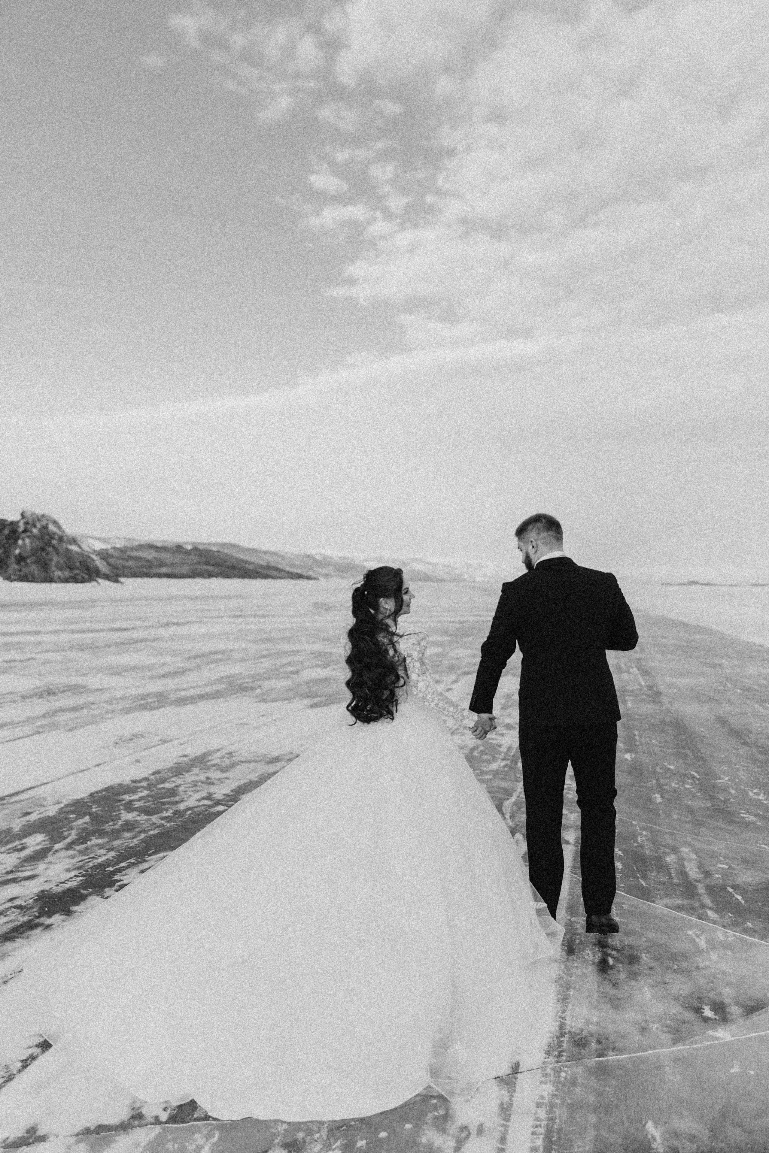 Свадебная зимняя съемка на Байкале. Главная