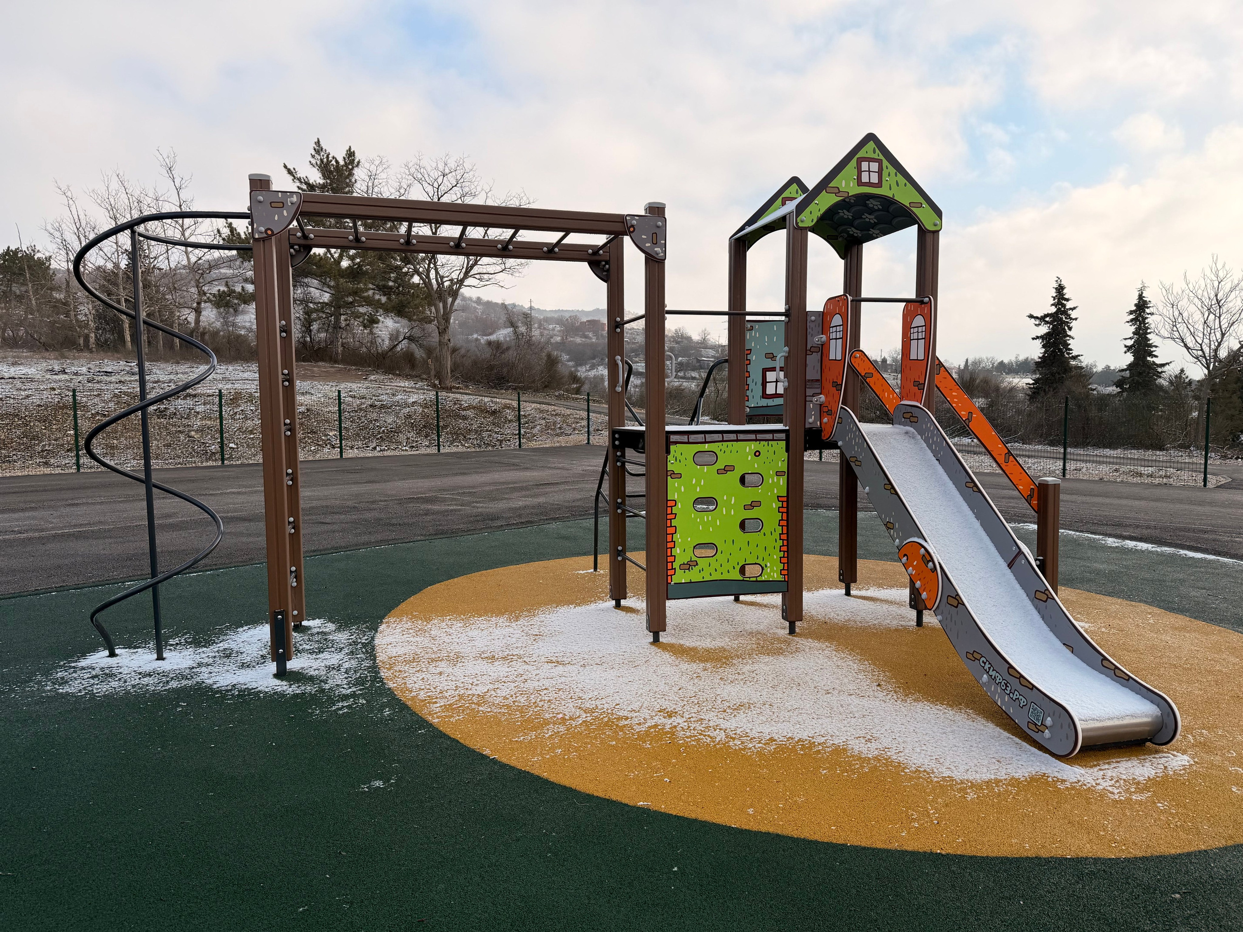 1-я очередь сквера в сельском поселении Долинное, Бахчисарайский район. Таврика МАФ Сервис, комплексное благоустройство территорий и детских площадок в Крыму