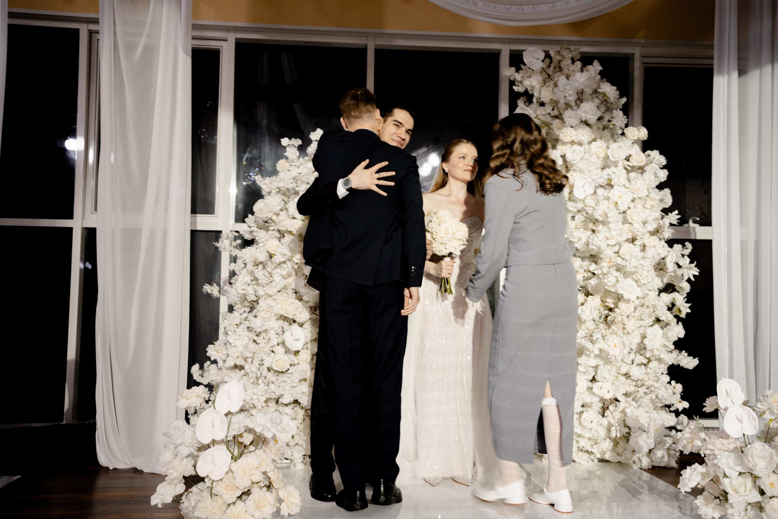 СВАДЕБНАЯ СЬЕМКА СБОРОВ В ОТЕЛЕ И ВЫЕЗД НА ЦЕРЕМОНИЮ (СНЯТО В СИБИРЕ В НИЖНЕВАРТОВСКЕ). Профессиональный фотограф, Санкт-Петербург — Виктория Богомолова