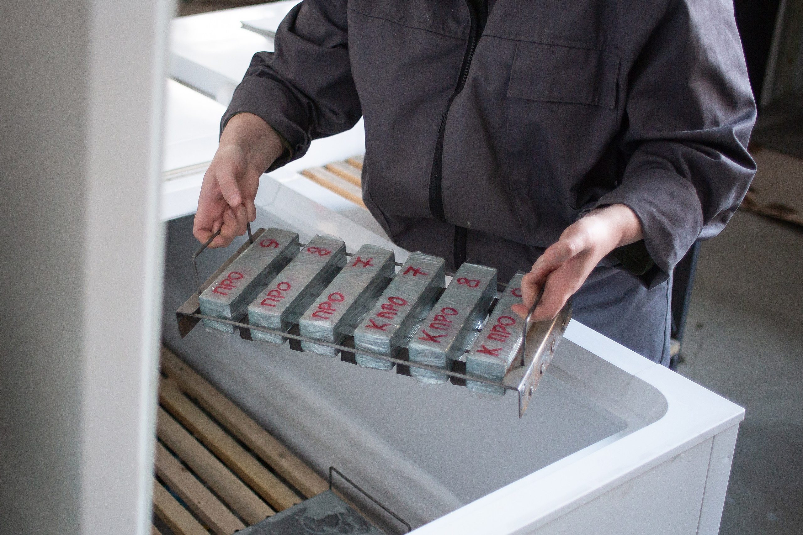 Фотографии с производства. Roman — Репортажный фотограф в Новосибирске