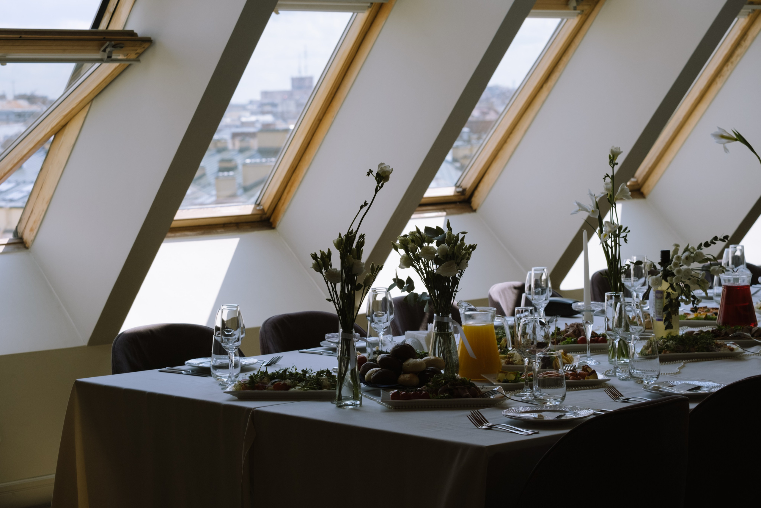 СВАДЕБНЫЙ БАНКЕТ НА ВЛАДИМИРСКОЙ В САНКТ-ПЕТЕРБУРГЕ (КАМЕРНАЯ СВАДЬБА). Профессиональный фотограф, Санкт-Петербург — Виктория Богомолова