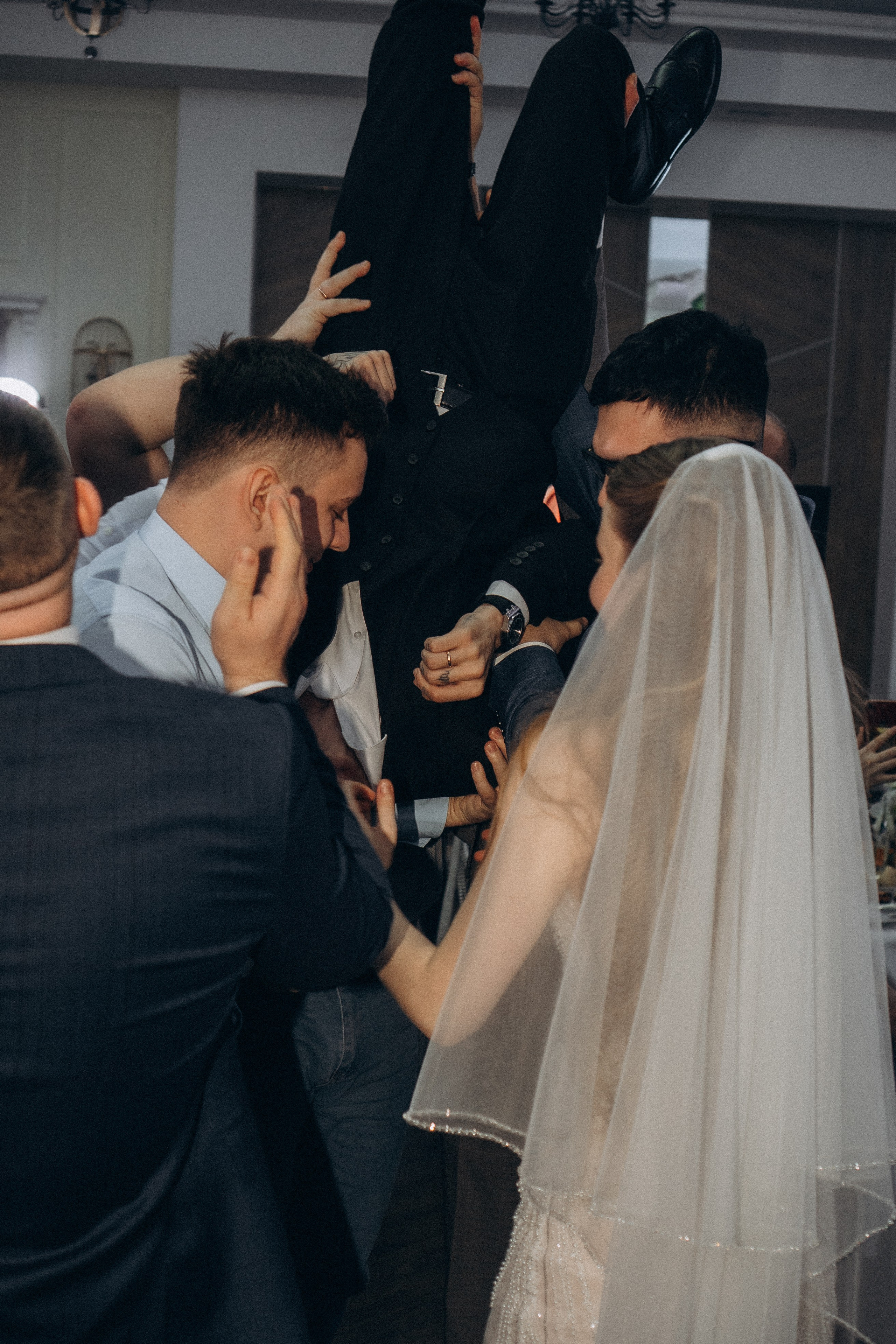 СВАДЕБНАЯ СЬЕМКА СБОРОВ В ОТЕЛЕ И ВЫЕЗД НА ЦЕРЕМОНИЮ (СНЯТО В СИБИРЕ В НИЖНЕВАРТОВСКЕ). Профессиональный фотограф, Санкт-Петербург — Виктория Богомолова