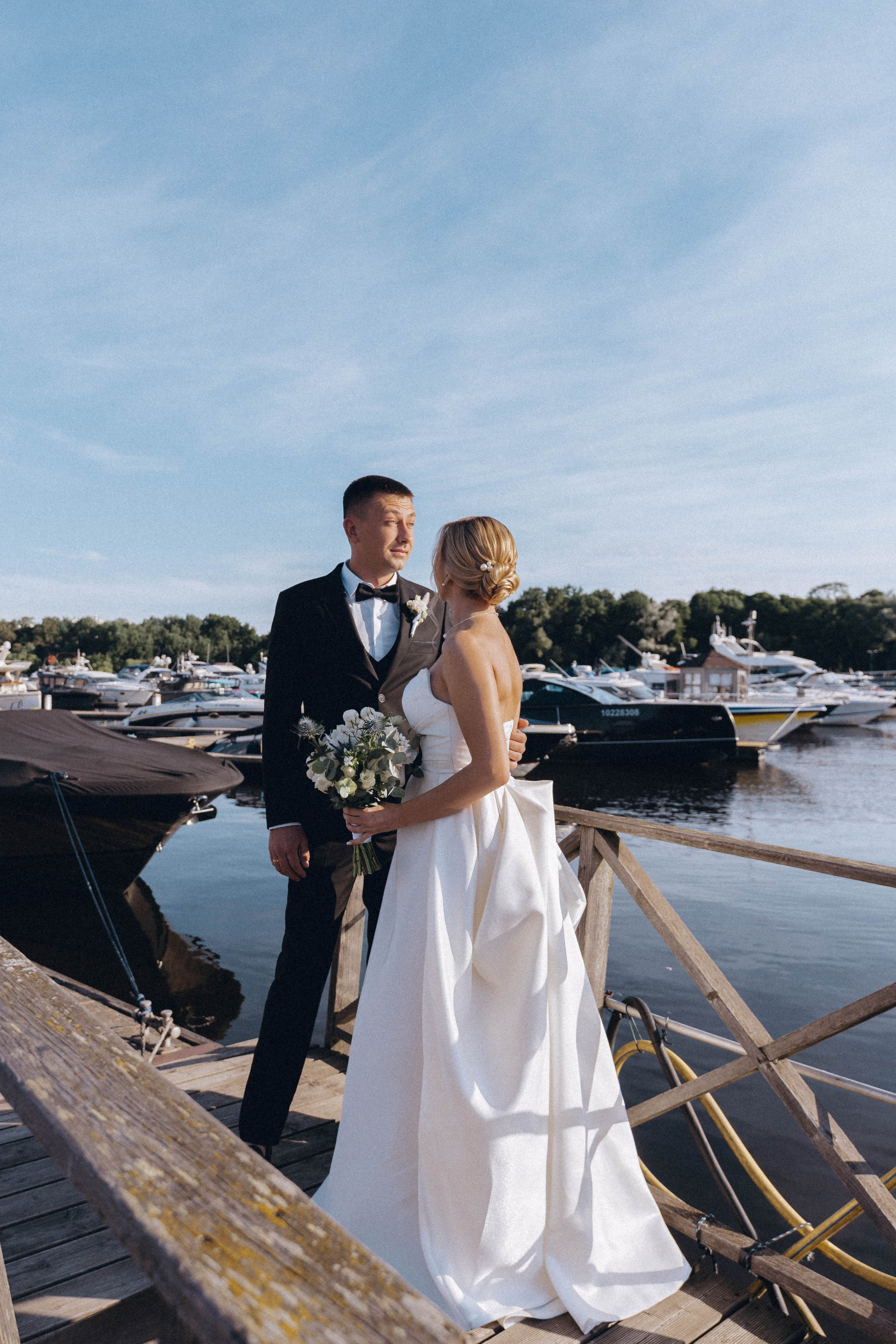 СВАДЕНБНАЯ СЬЕМКА НА КАТЕРЕ ПО КАНАЛАМ САНКТ-ПЕТЕРБУРГА И В АКВАТОРИИ НЕВЫ. Профессиональный фотограф, Санкт-Петербург — Виктория Богомолова