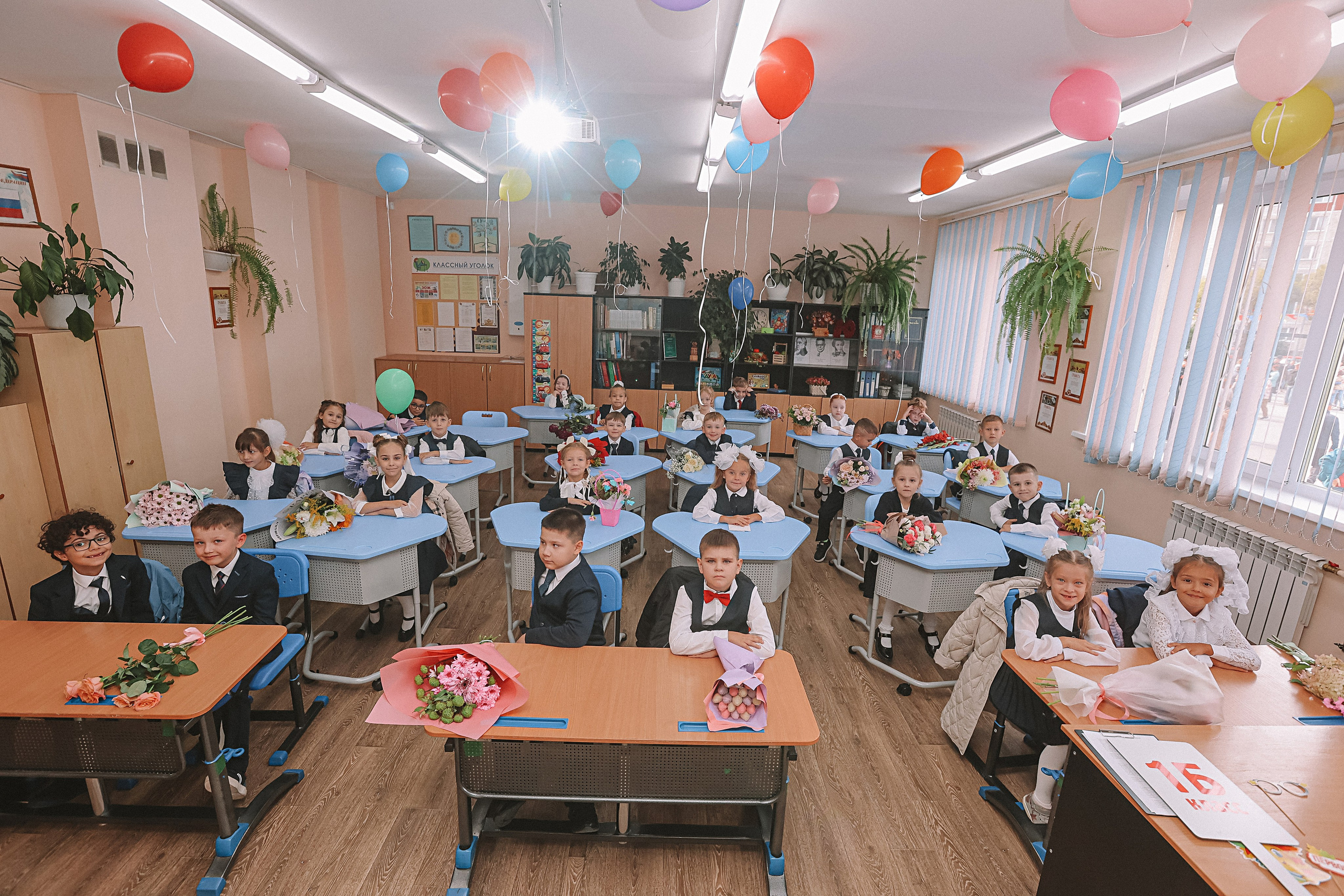 1 сентября линейка+кл час+портреты. Семейный фотограф Тюмень, фотограф на роды Салмина Мария