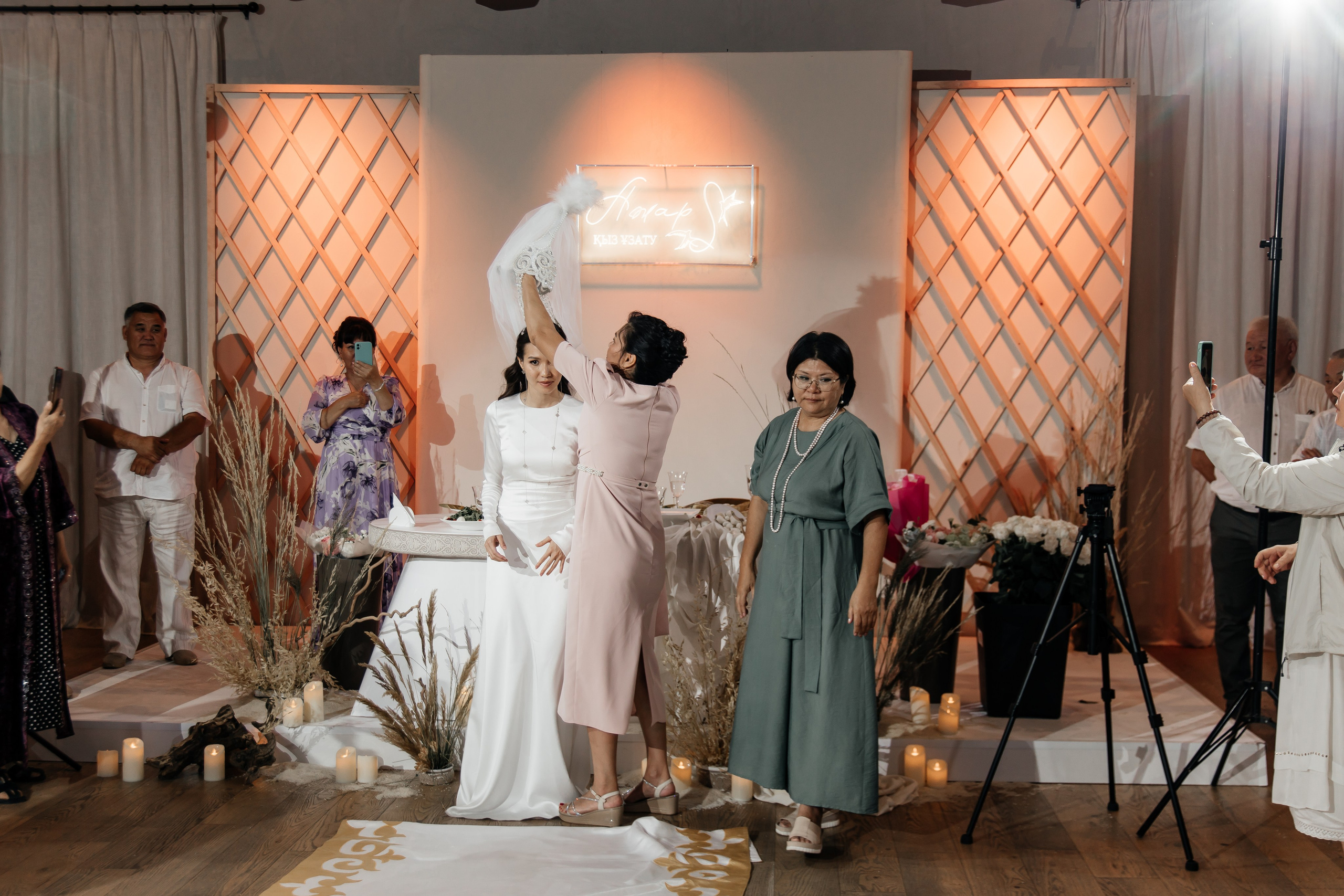 Azhar Uzatu. Свадебный фотограф Алматы