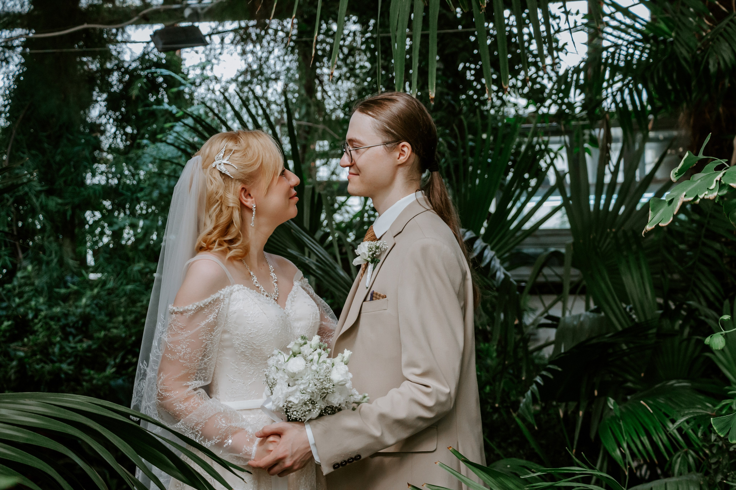 Свадебная фотосессия в оранжерее, Екатеринбург. Александр и Дарья. Фотограф в Екатеринбурге Пойгина Елена